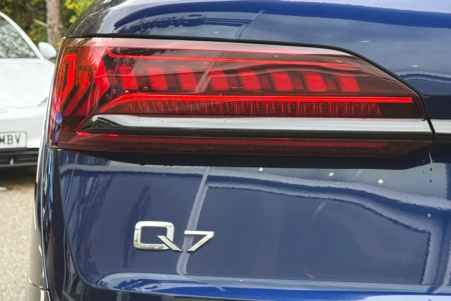 Audi Q7 thumbnail image number 32