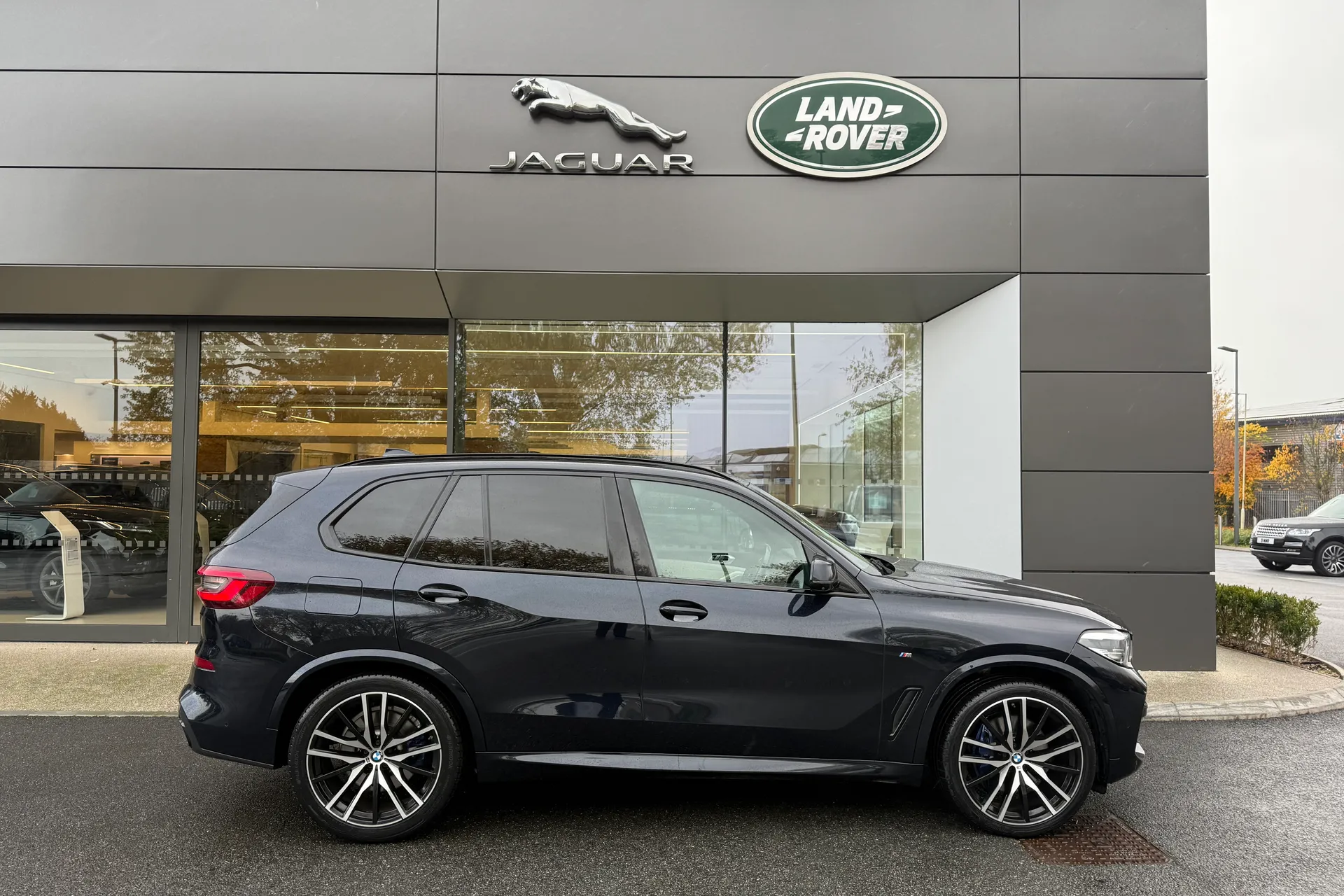 BMW X5 thumbnail image number 2