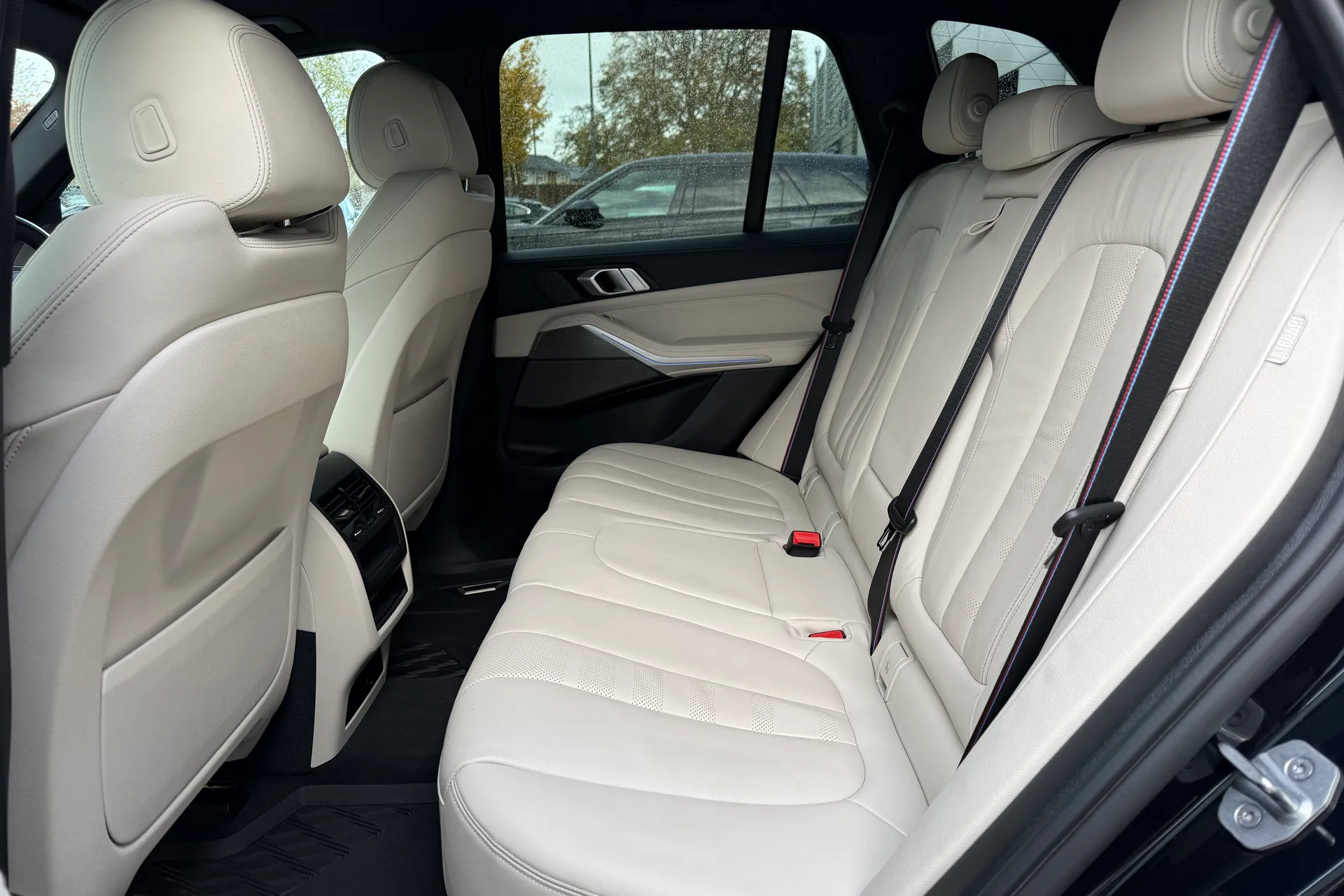 BMW X5 thumbnail image number 44