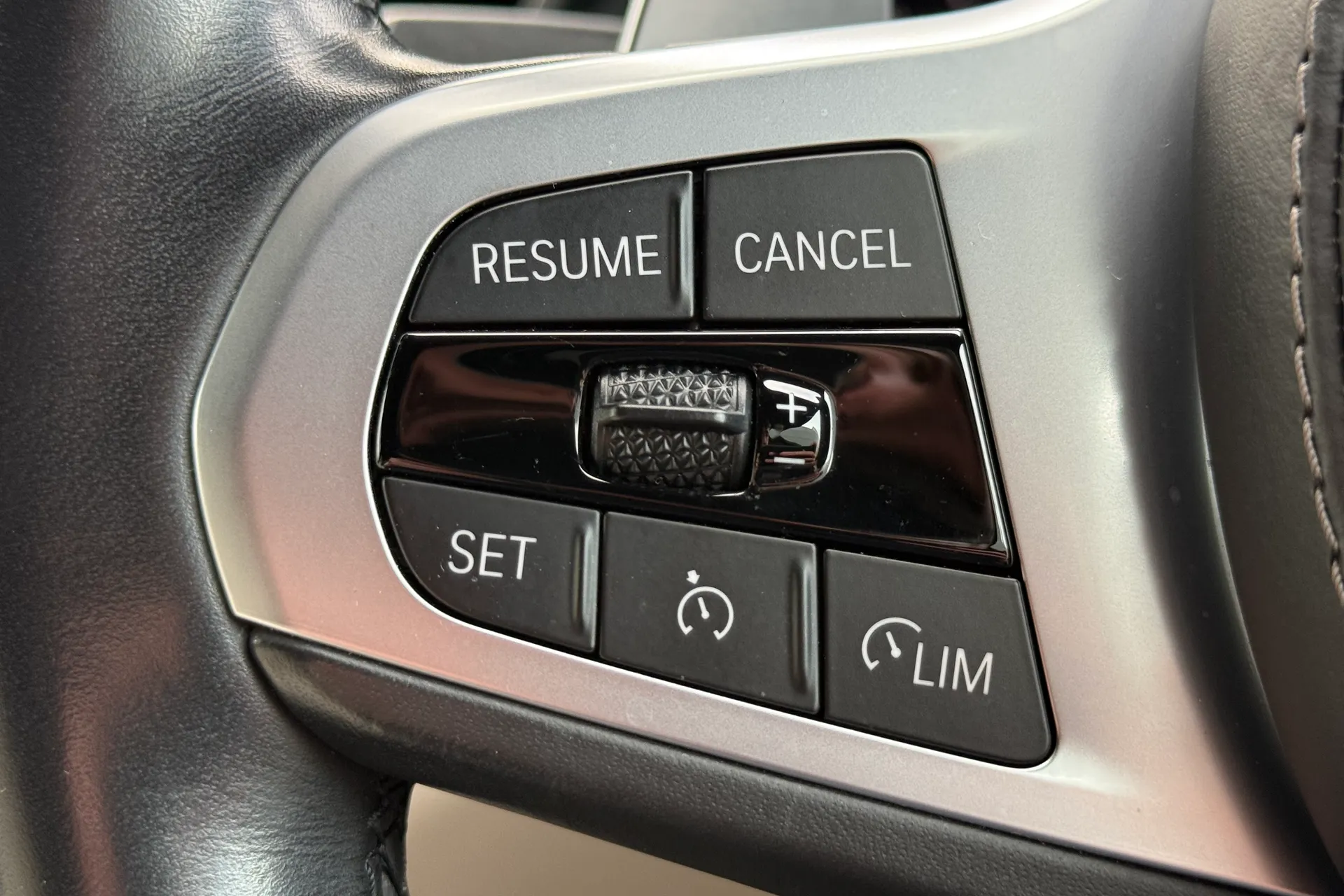 BMW X5 thumbnail image number 24