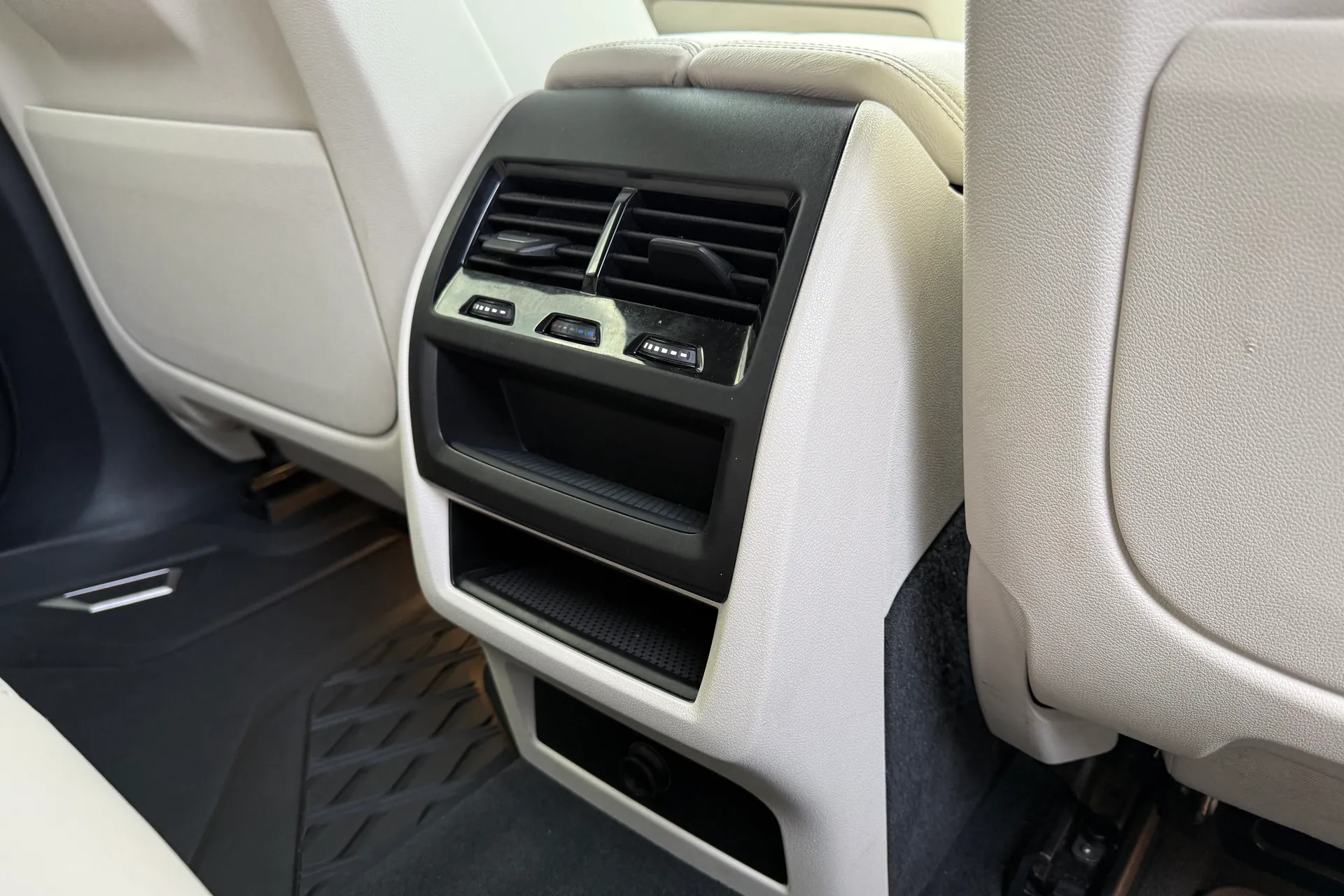 BMW X5 thumbnail image number 33