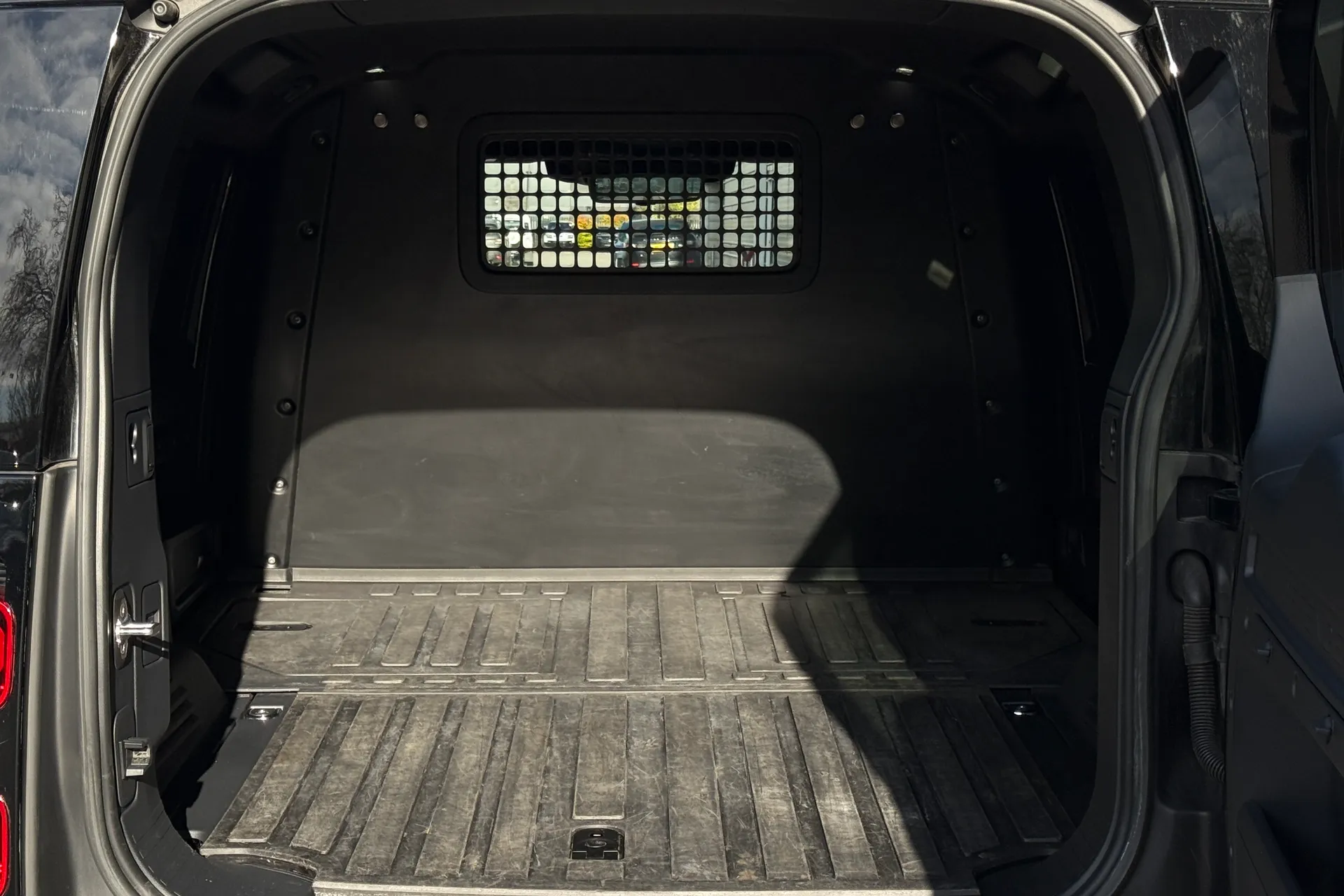 LAND ROVER DEFENDER thumbnail image number 26