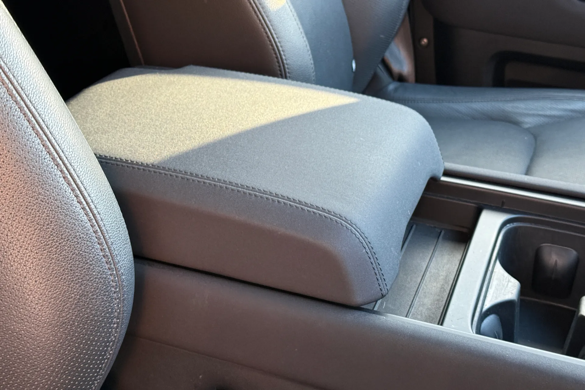 LAND ROVER DEFENDER thumbnail image number 33