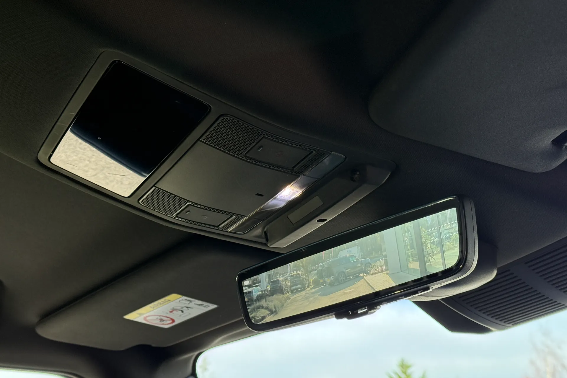 LAND ROVER DEFENDER thumbnail image number 35