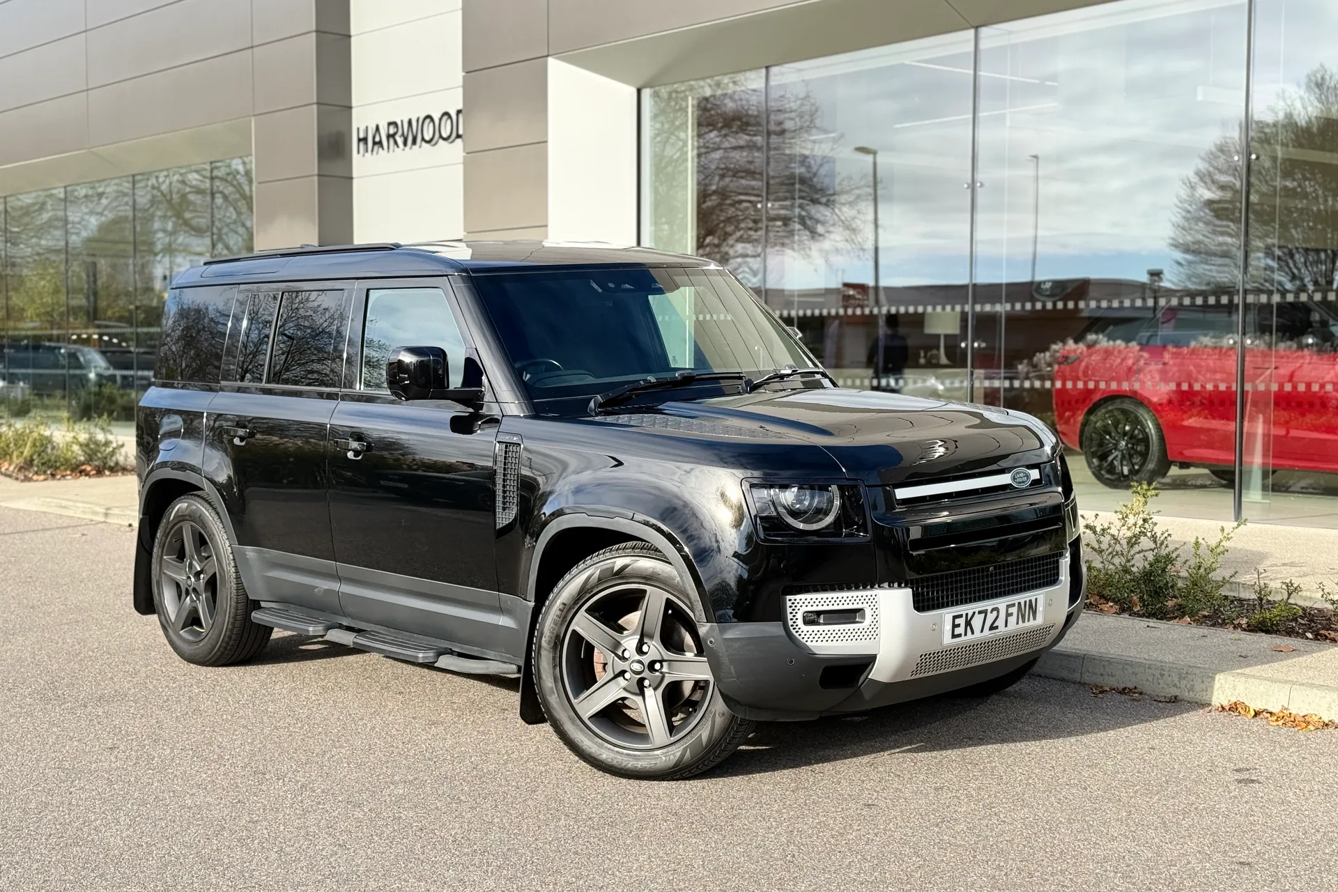 LAND ROVER DEFENDER focused image