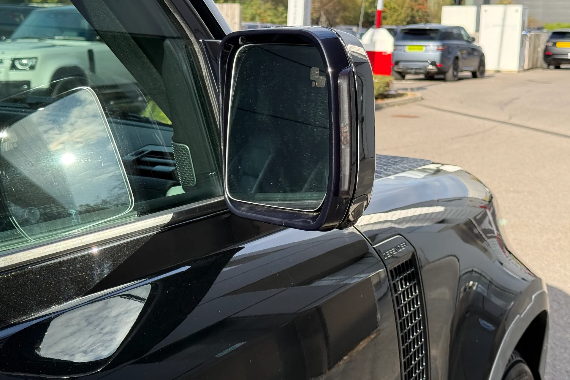 LAND ROVER DEFENDER thumbnail image number 14