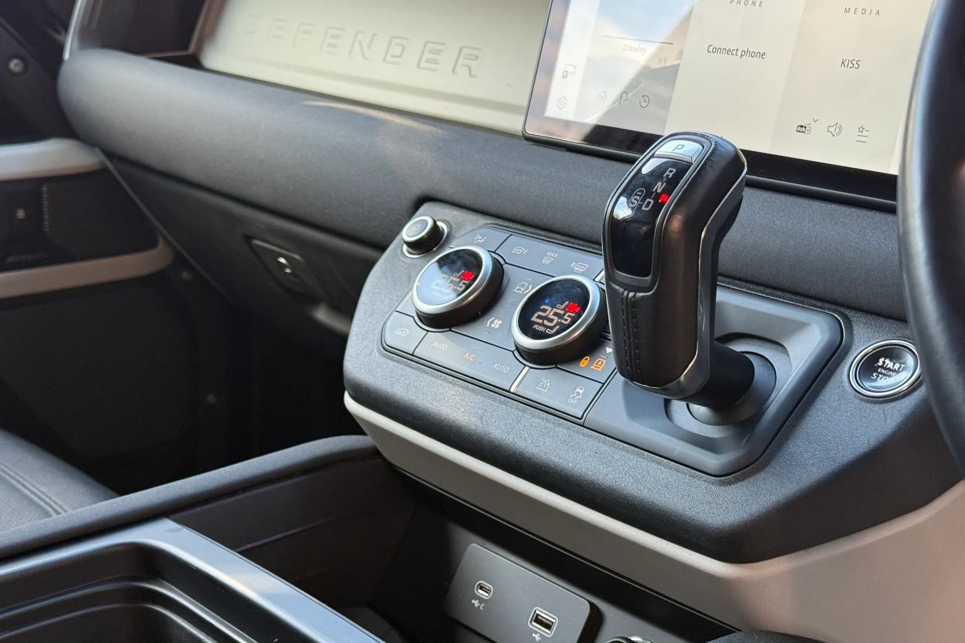 LAND ROVER DEFENDER thumbnail image number 34