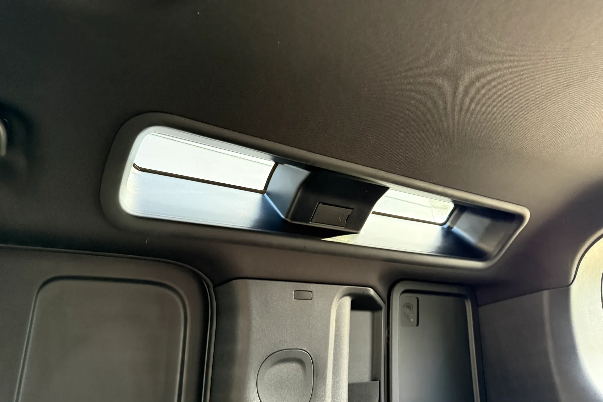 LAND ROVER DEFENDER thumbnail image number 28