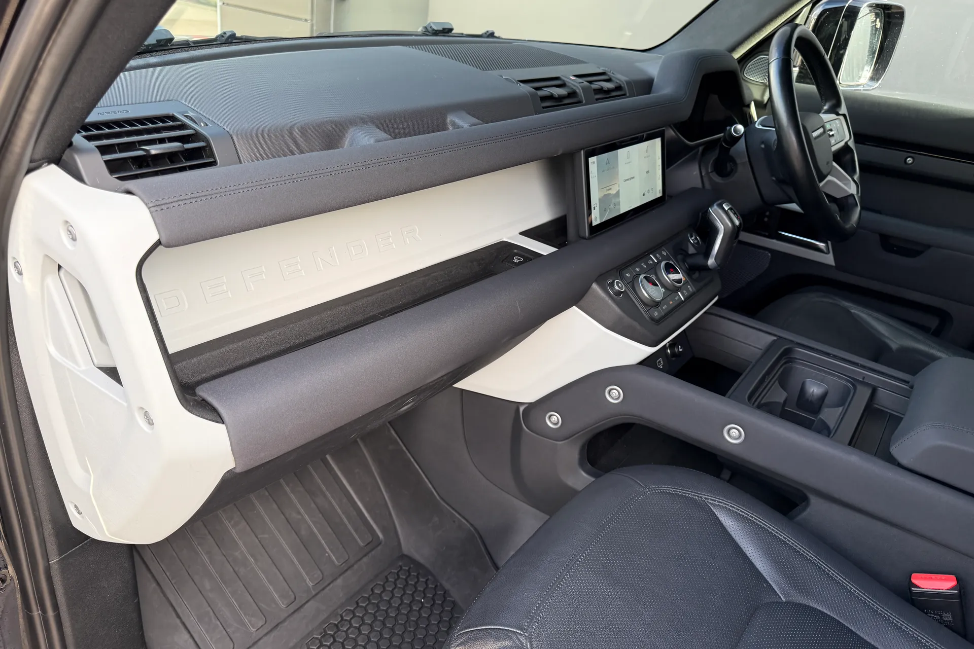 LAND ROVER DEFENDER thumbnail image number 39