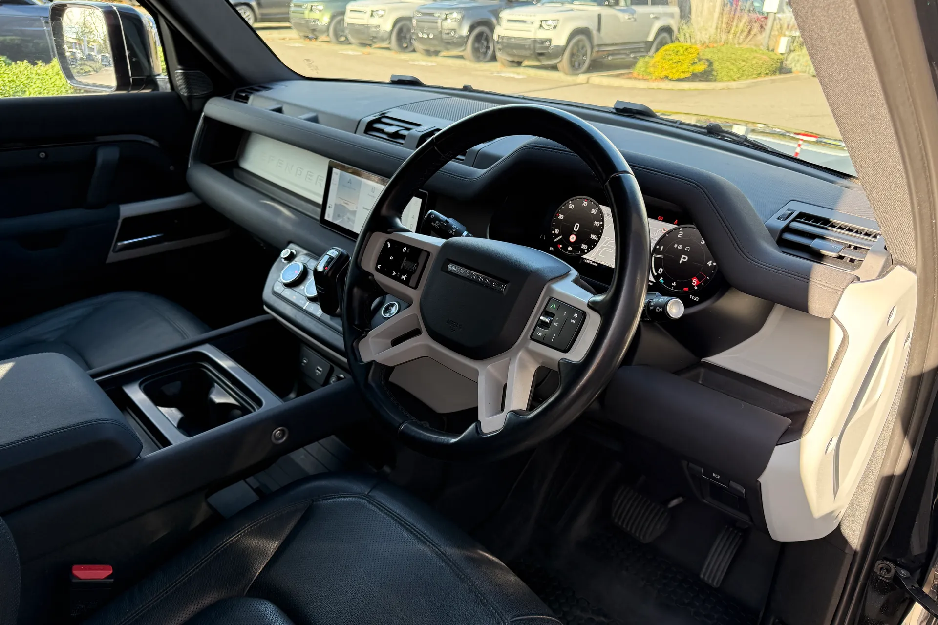 LAND ROVER DEFENDER thumbnail image number 31