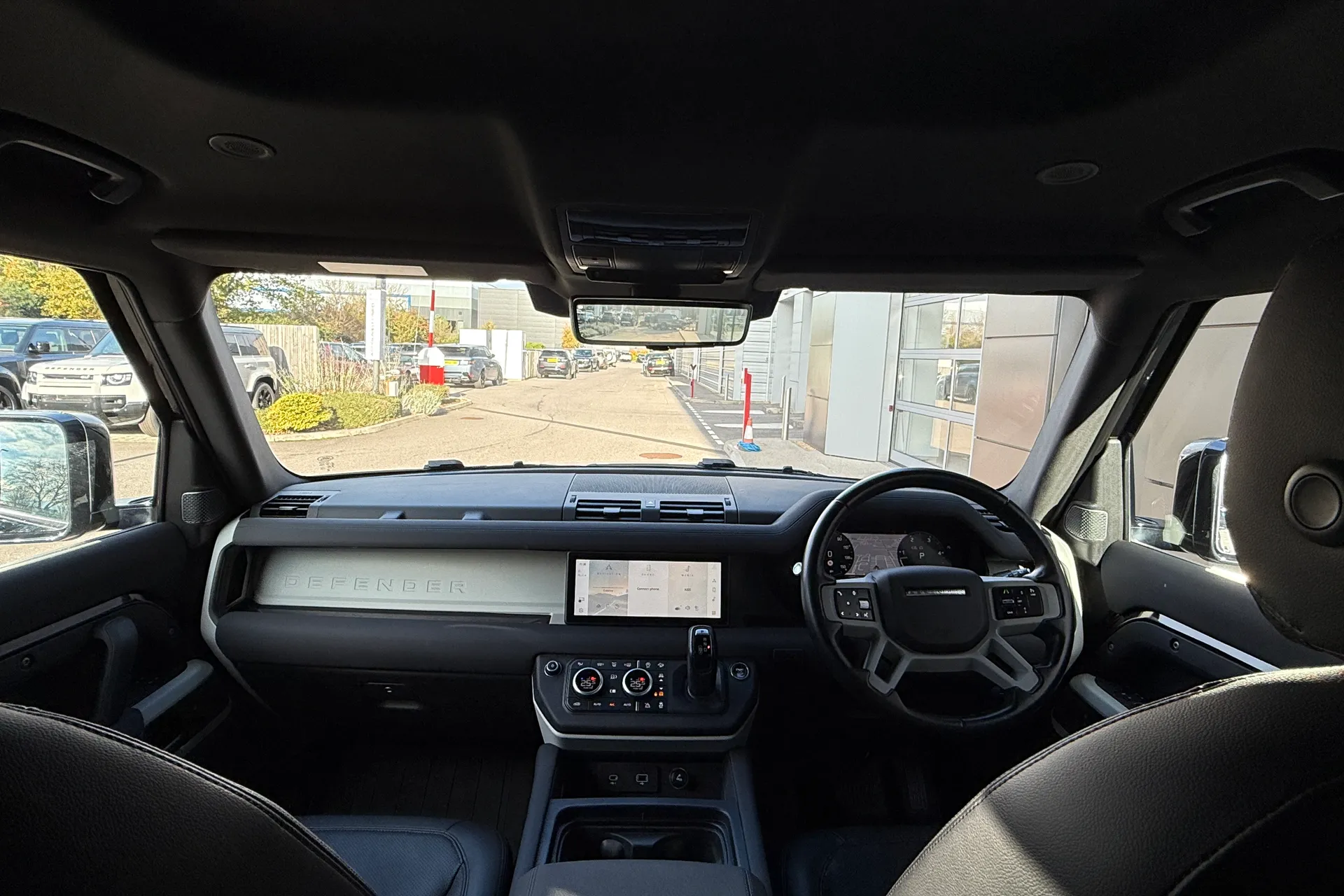 LAND ROVER DEFENDER thumbnail image number 3