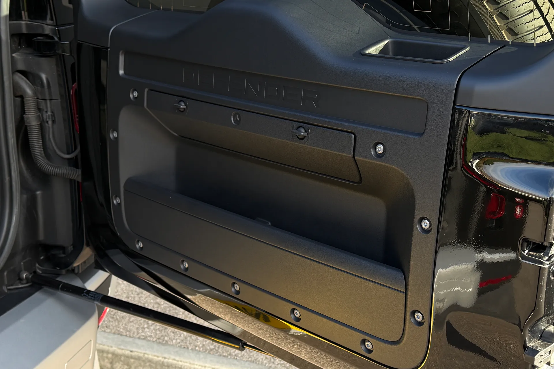 LAND ROVER DEFENDER thumbnail image number 25