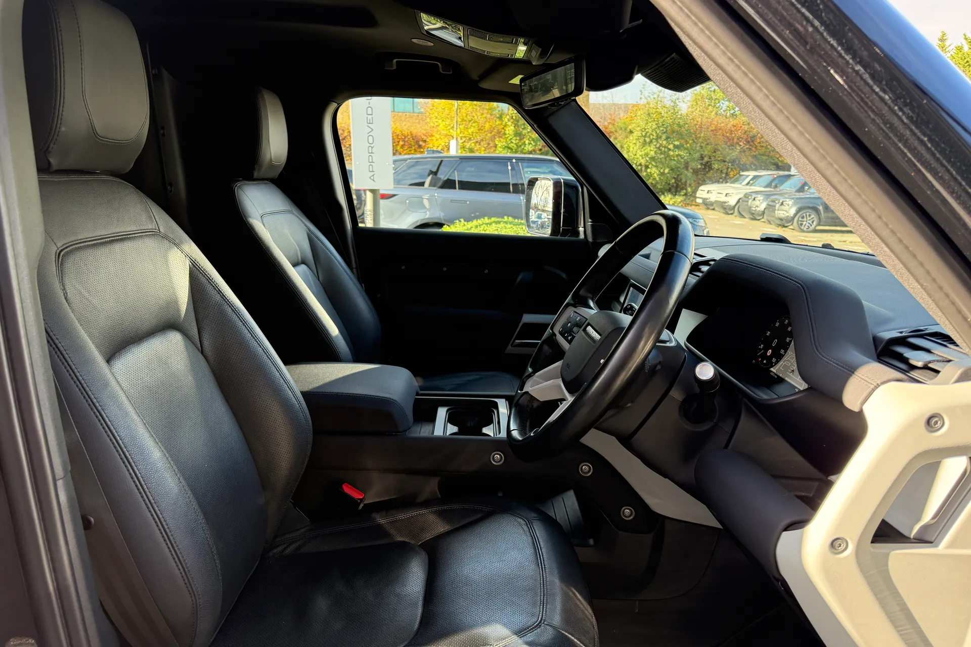 LAND ROVER DEFENDER thumbnail image number 32