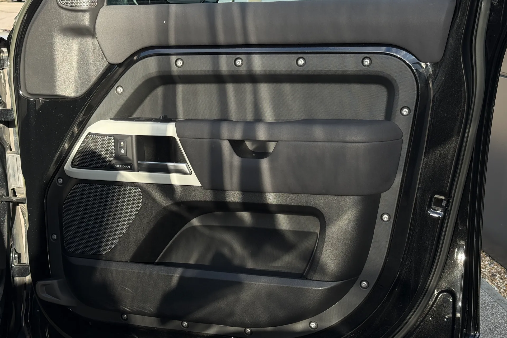 LAND ROVER DEFENDER thumbnail image number 46