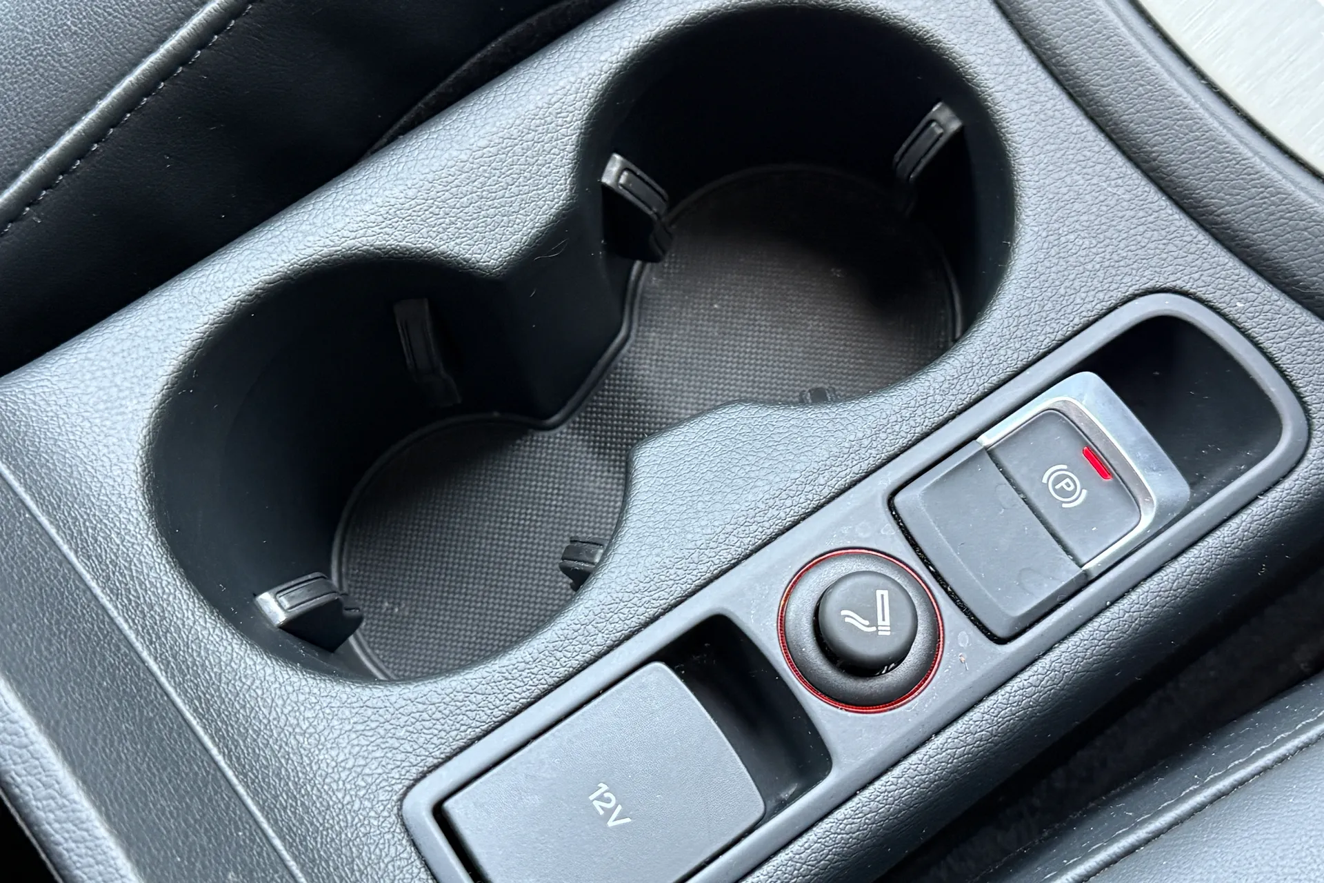 Audi Q3 thumbnail image number 22