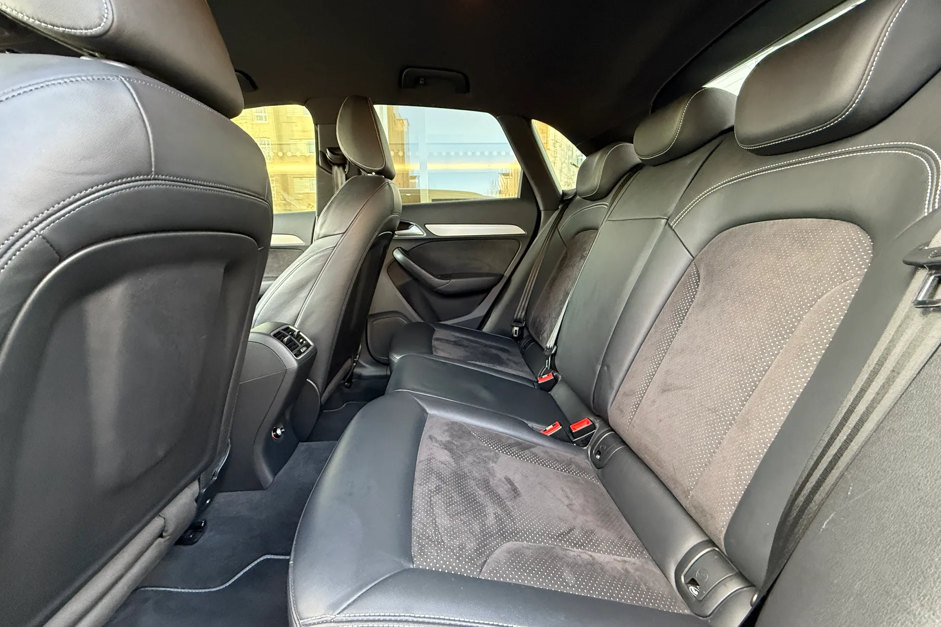 Audi Q3 thumbnail image number 60