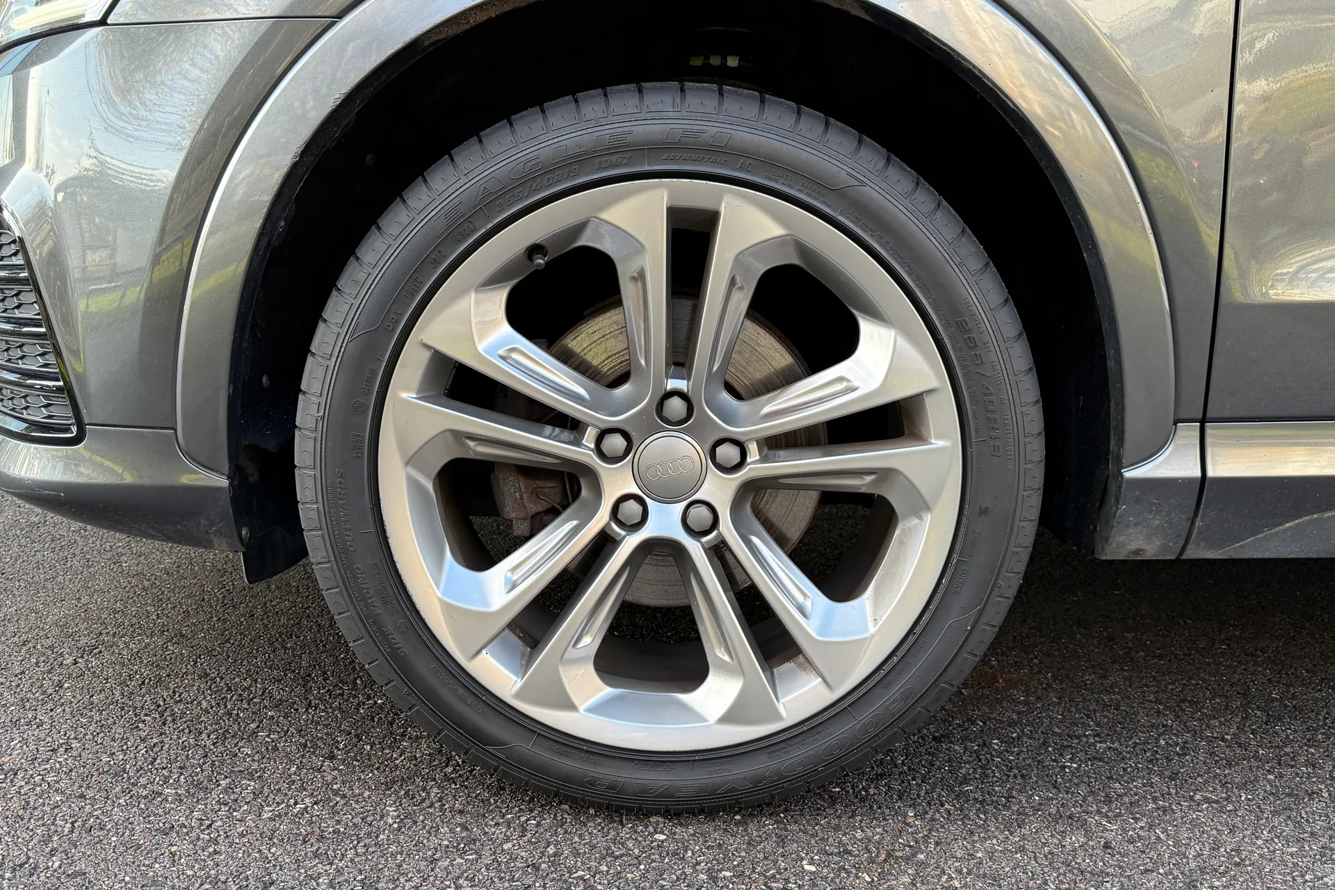 Audi Q3 thumbnail image number 7