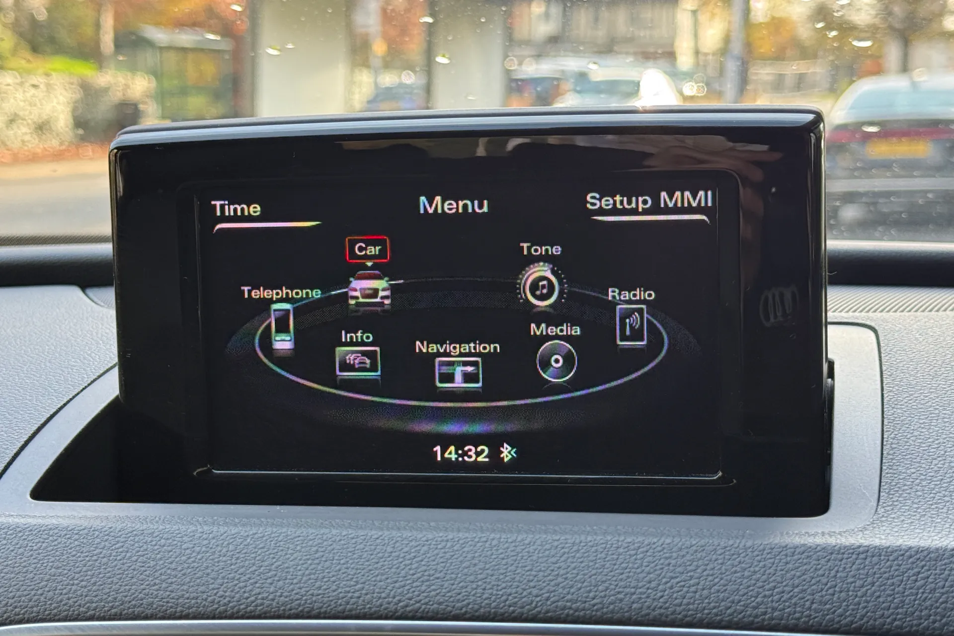 Audi Q3 thumbnail image number 18