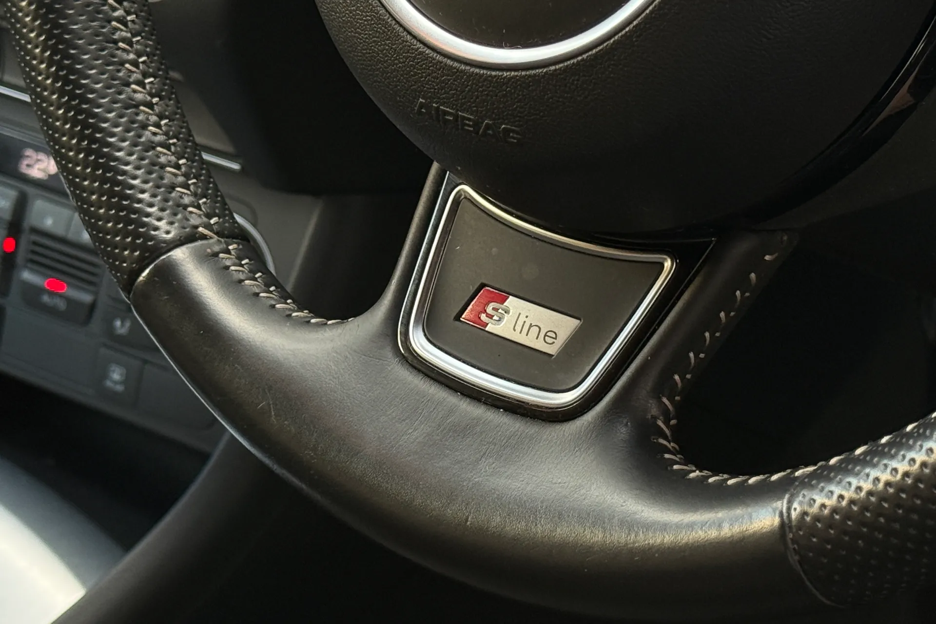 Audi Q3 thumbnail image number 64