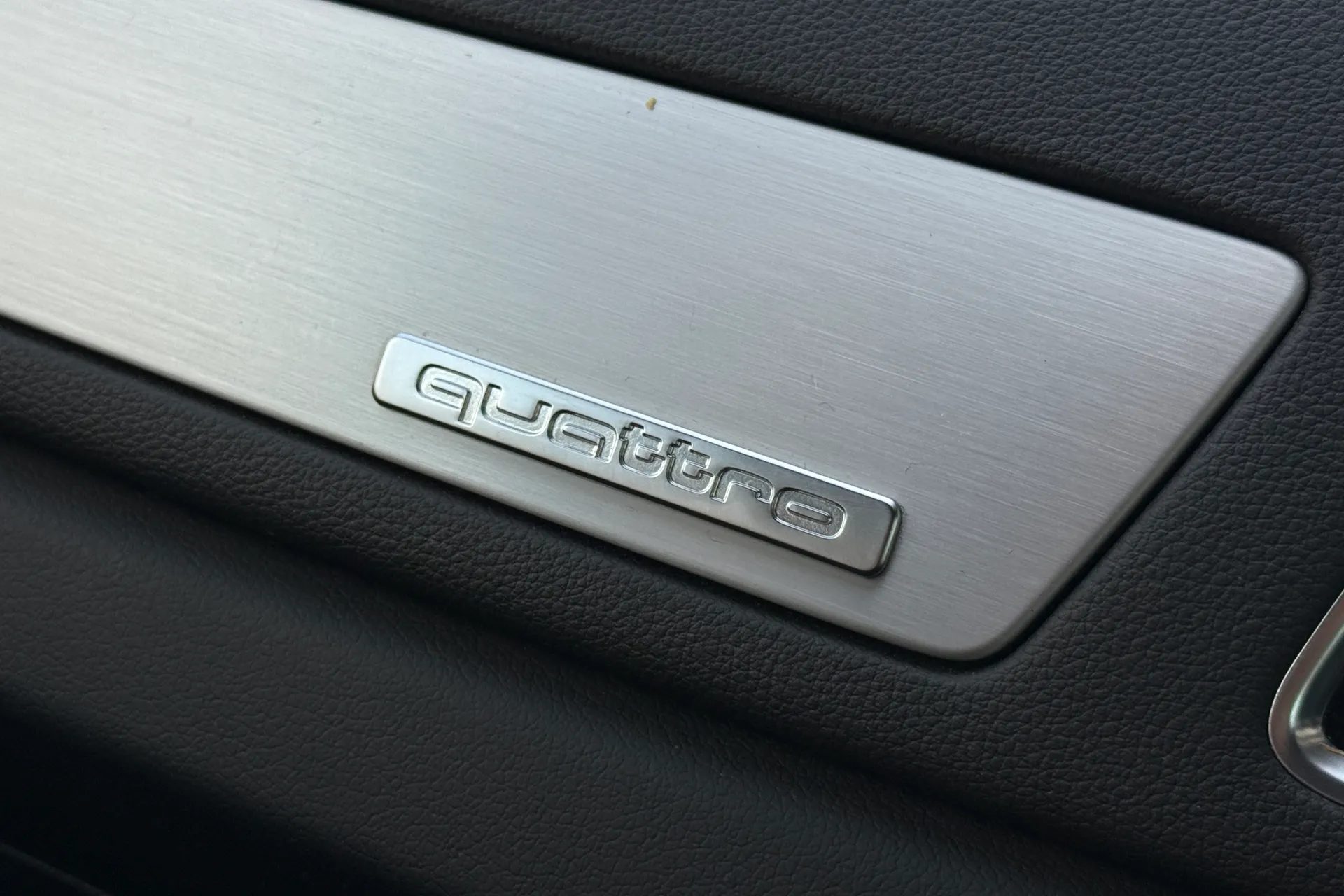 Audi Q3 thumbnail image number 26