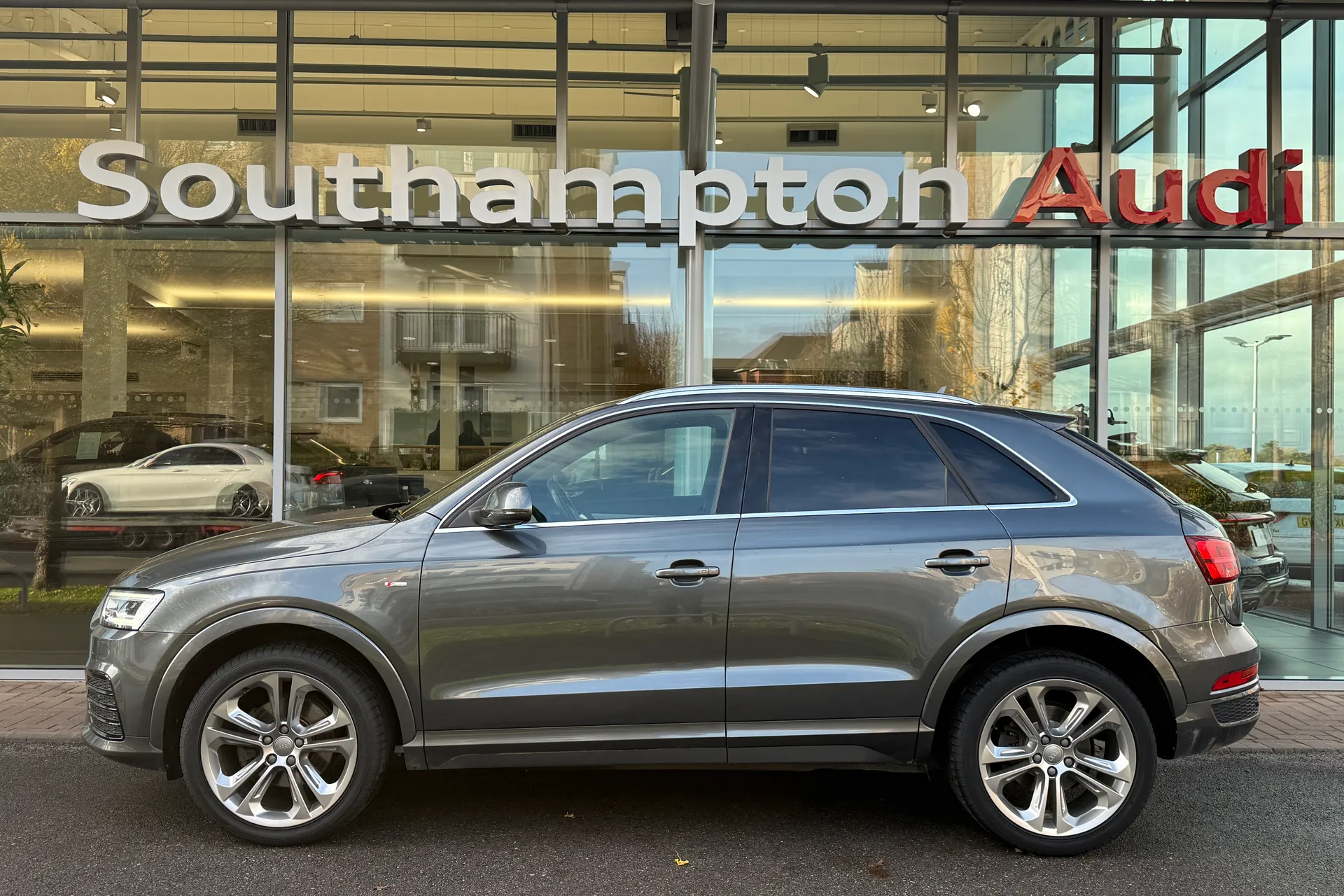 Audi Q3 thumbnail image number 55