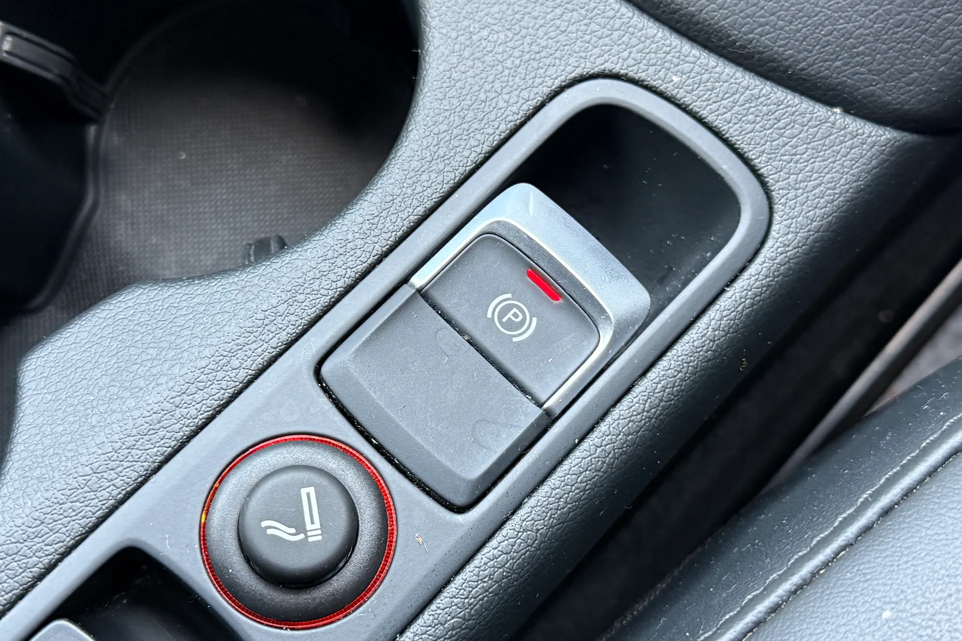 Audi Q3 thumbnail image number 21