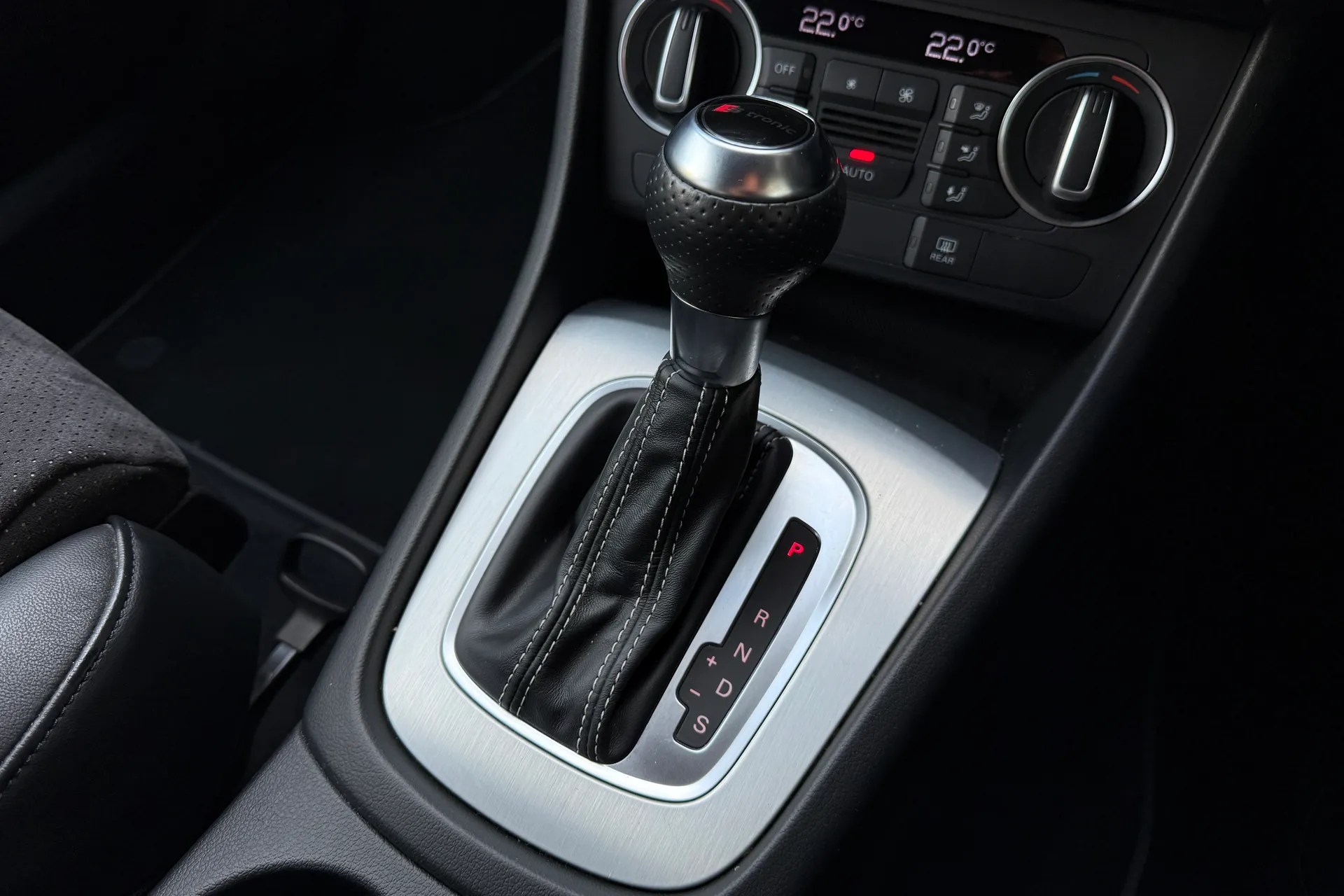 Audi Q3 thumbnail image number 19