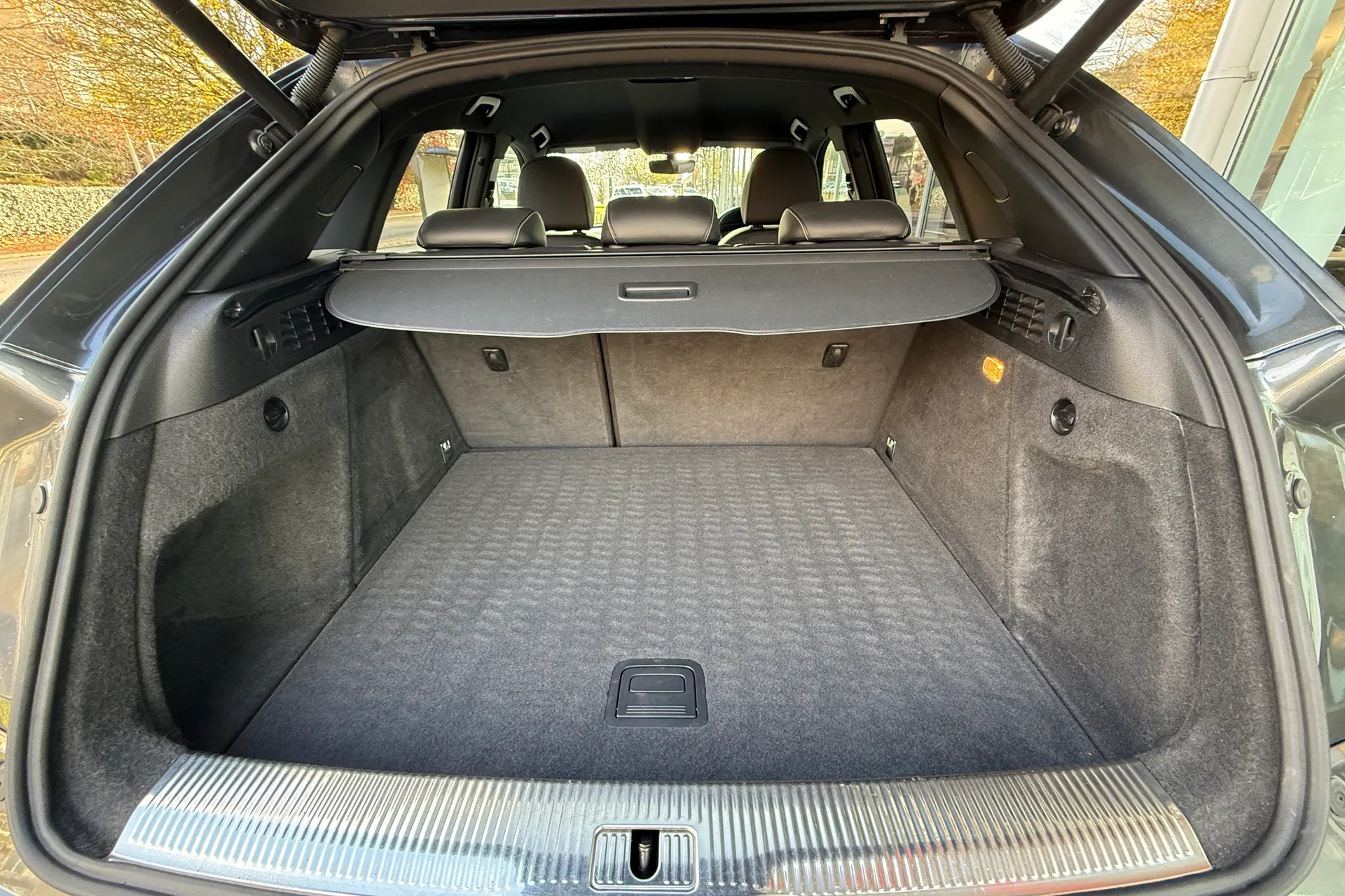 Audi Q3 thumbnail image number 49