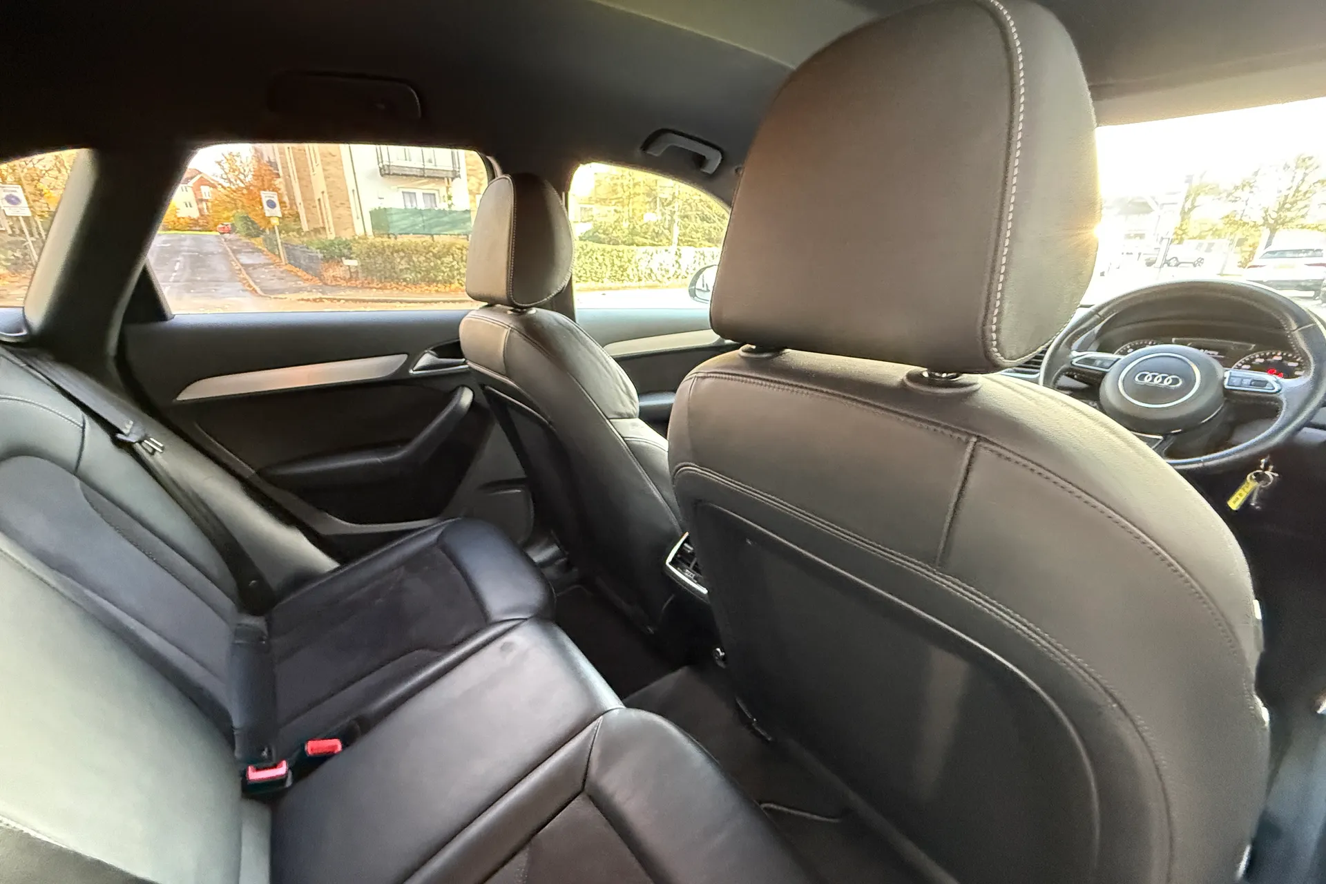 Audi Q3 thumbnail image number 35