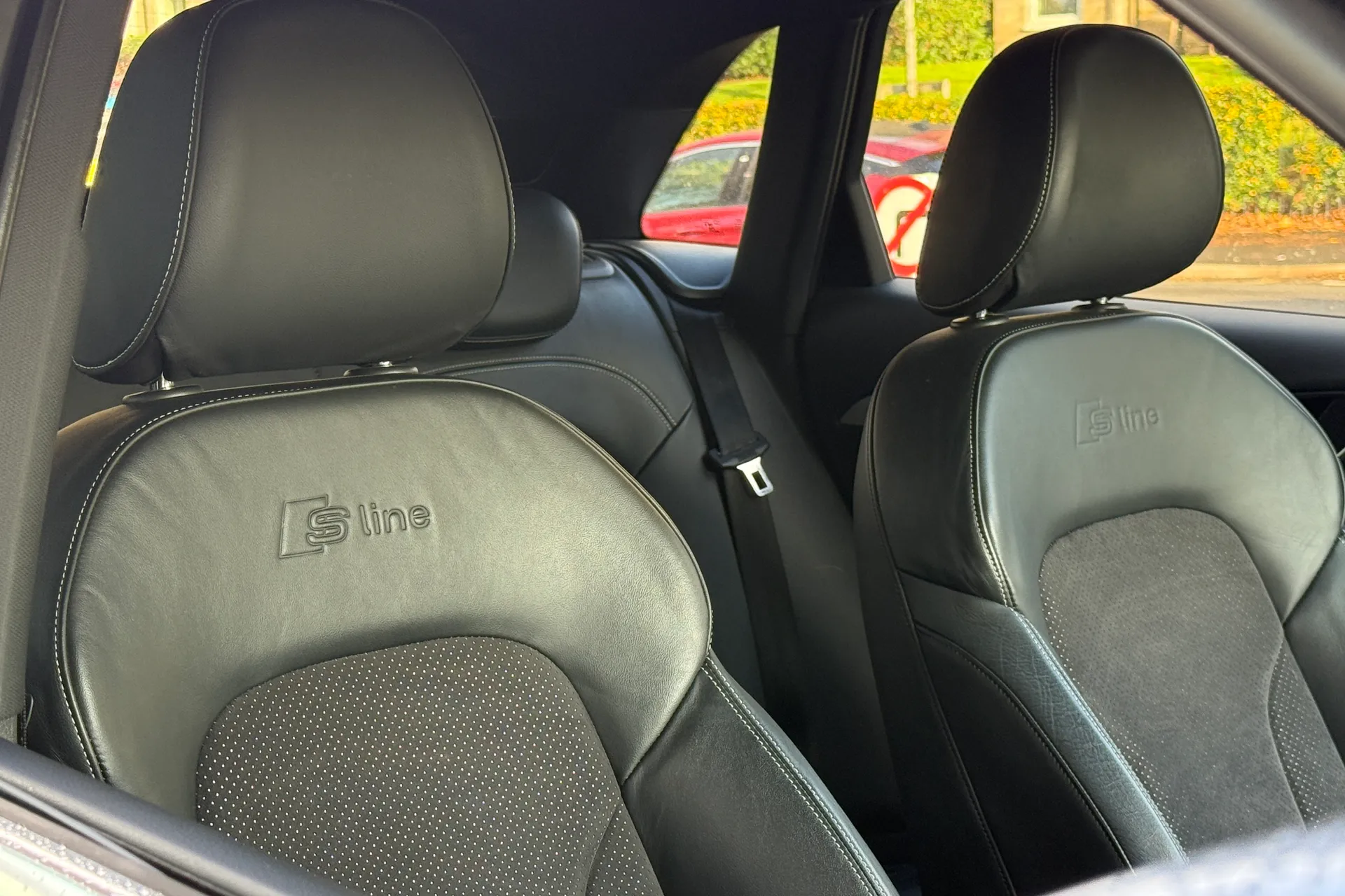 Audi Q3 thumbnail image number 45