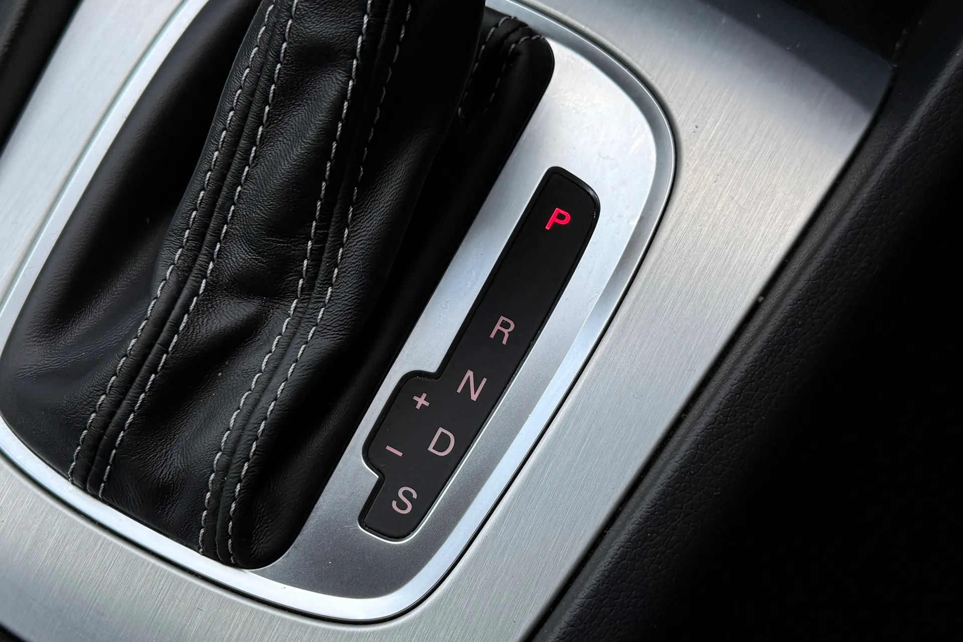 Audi Q3 thumbnail image number 20