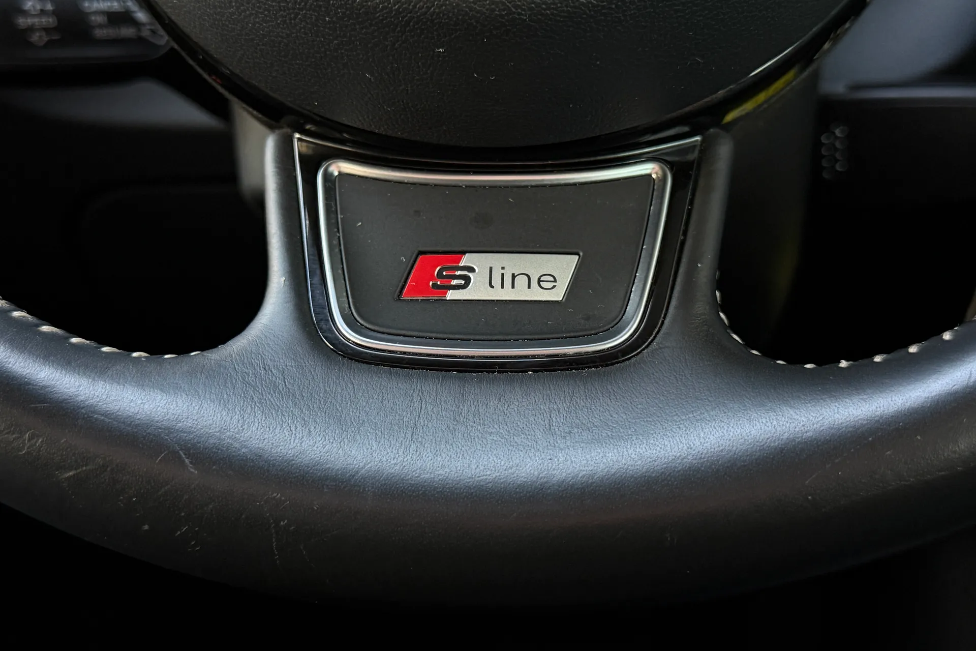 Audi Q3 thumbnail image number 11