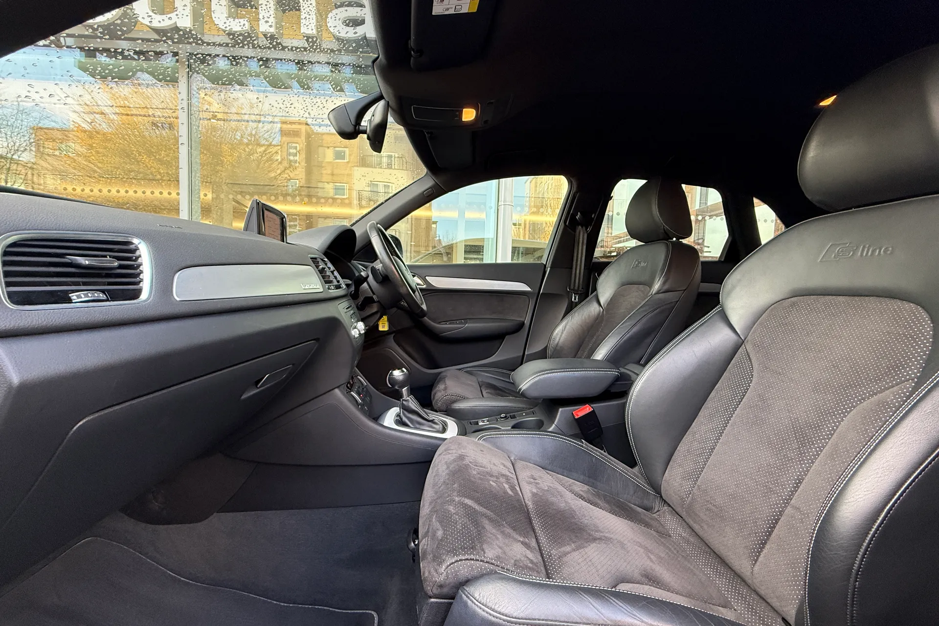 Audi Q3 thumbnail image number 58