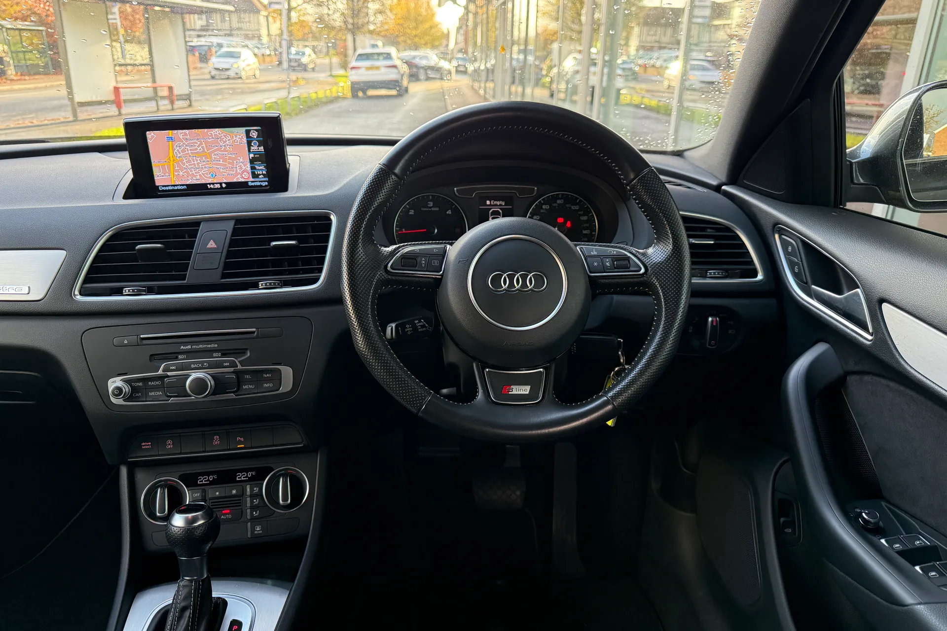 Audi Q3 thumbnail image number 38