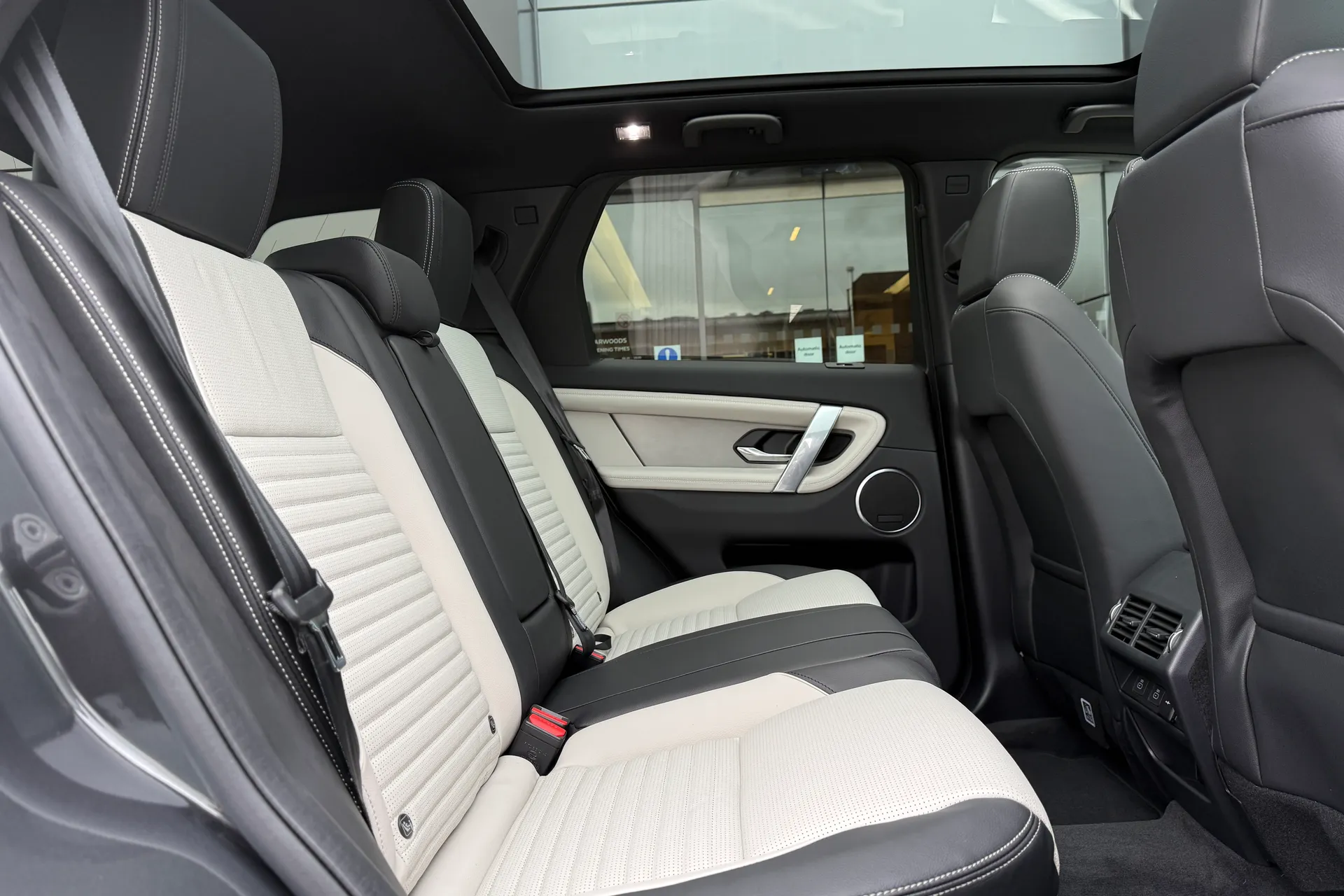 LAND ROVER DISCOVERY SPORT thumbnail image number 21