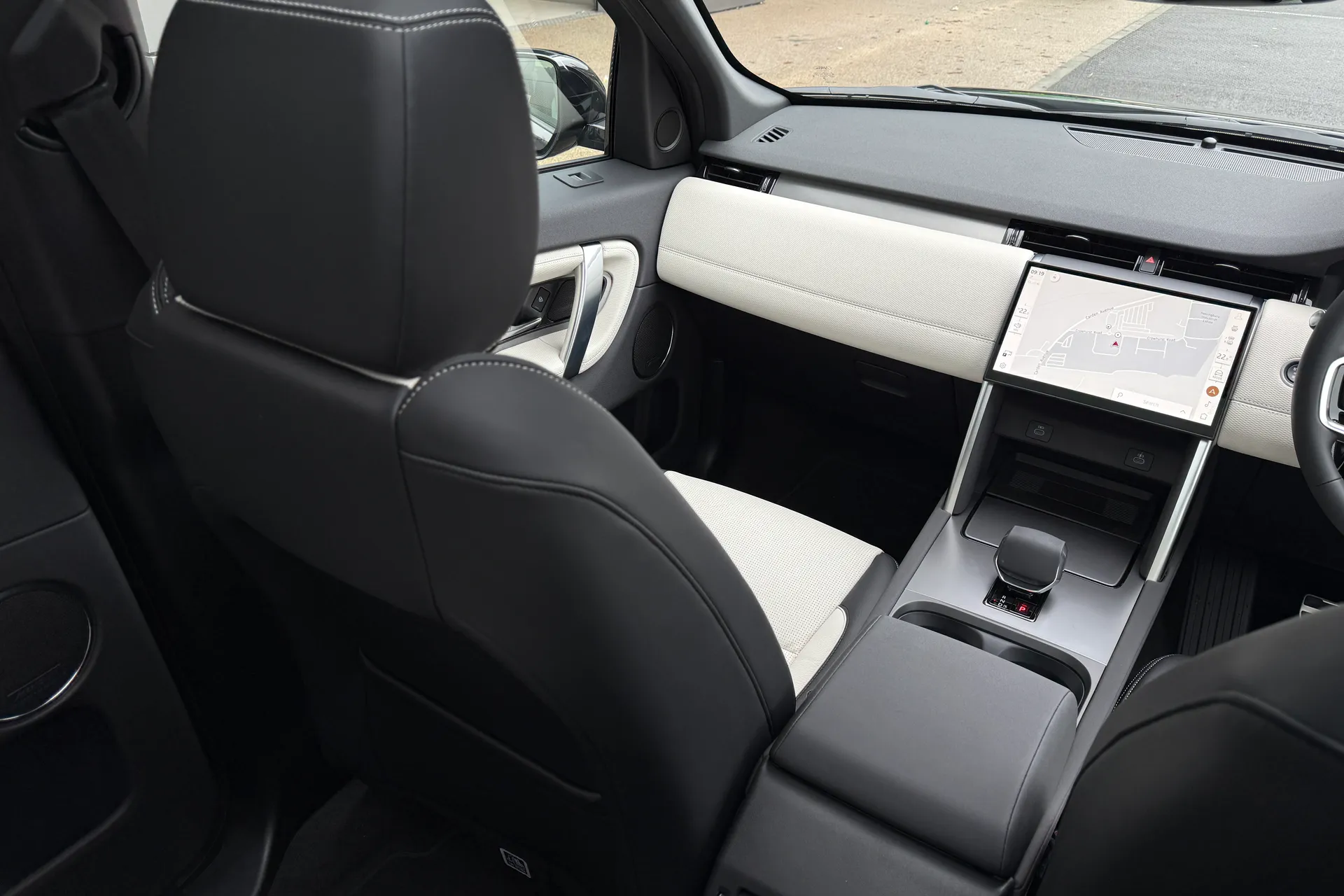 LAND ROVER DISCOVERY SPORT thumbnail image number 46