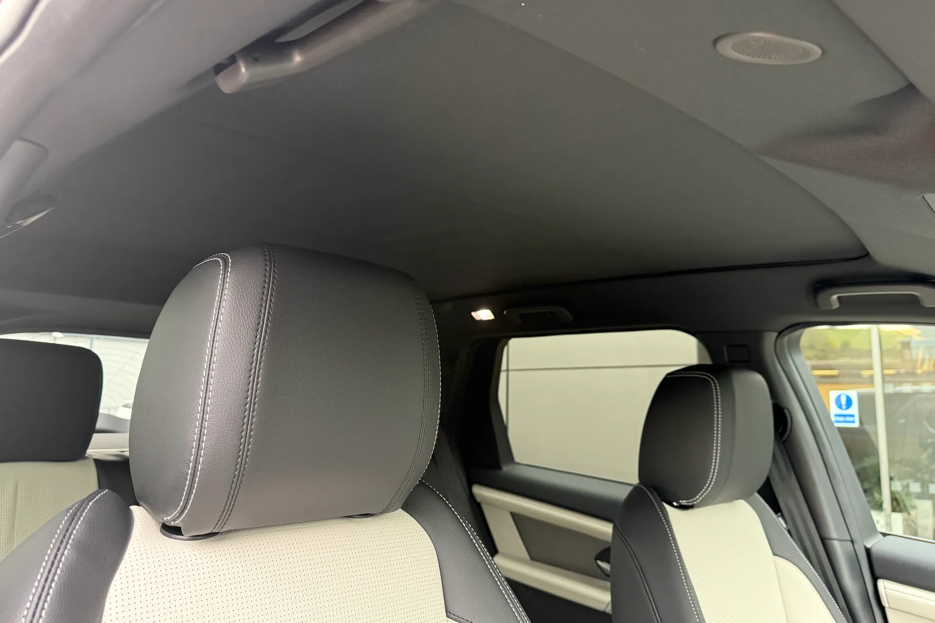 LAND ROVER DISCOVERY SPORT thumbnail image number 8