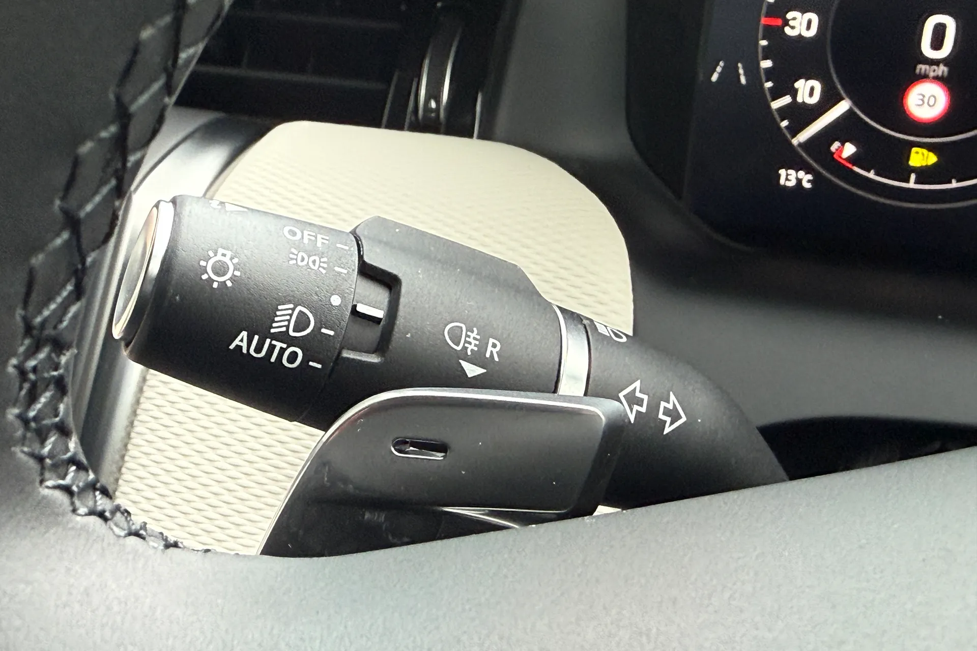 LAND ROVER DISCOVERY SPORT thumbnail image number 60