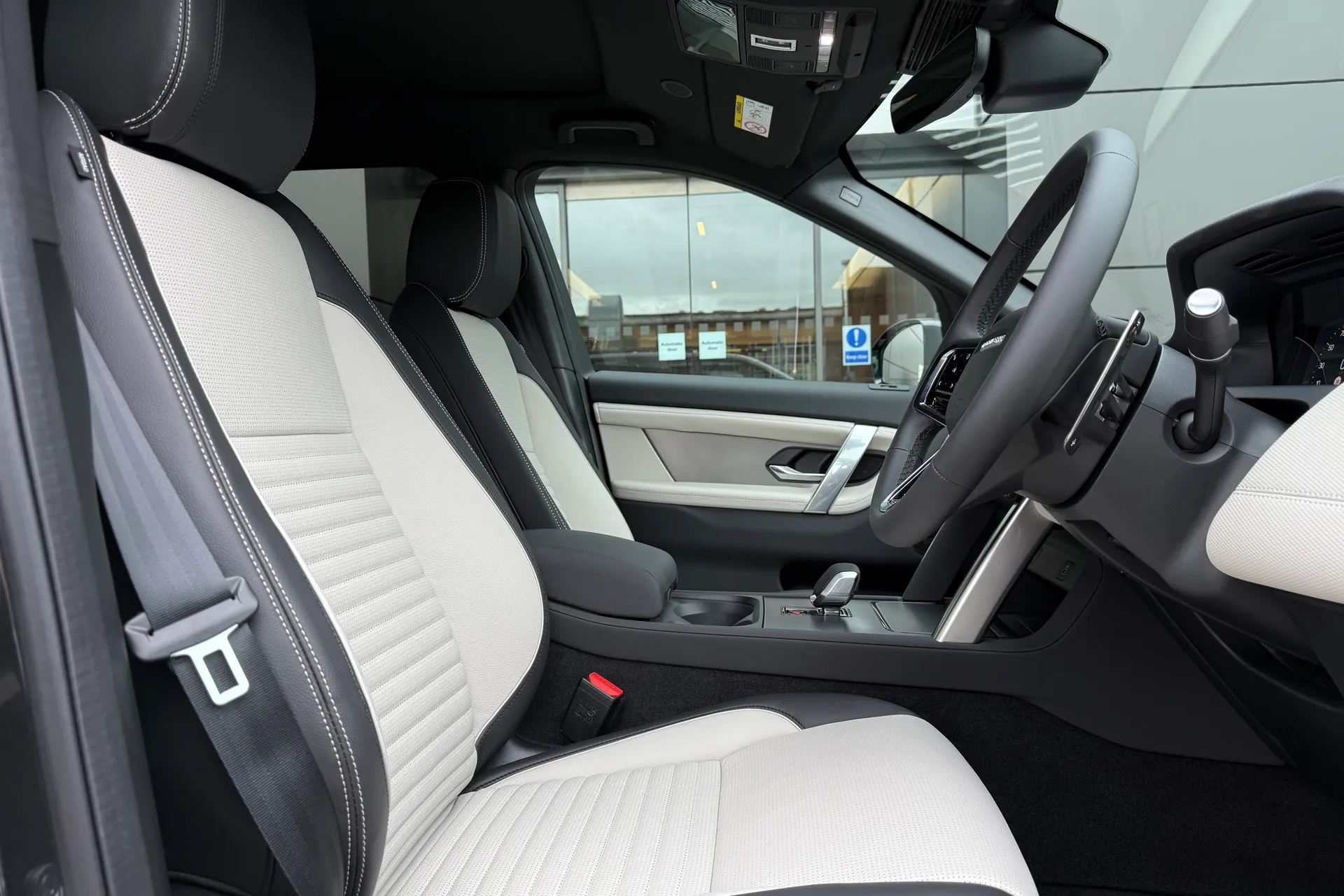 LAND ROVER DISCOVERY SPORT thumbnail image number 19