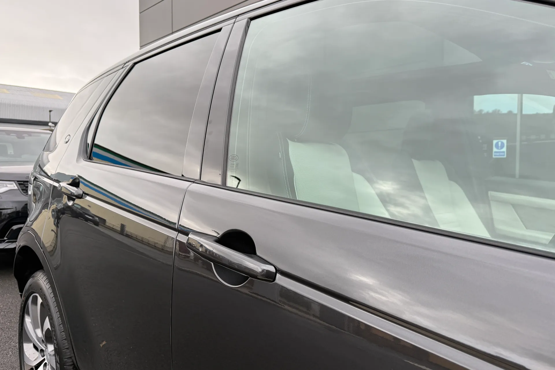 LAND ROVER DISCOVERY SPORT thumbnail image number 23