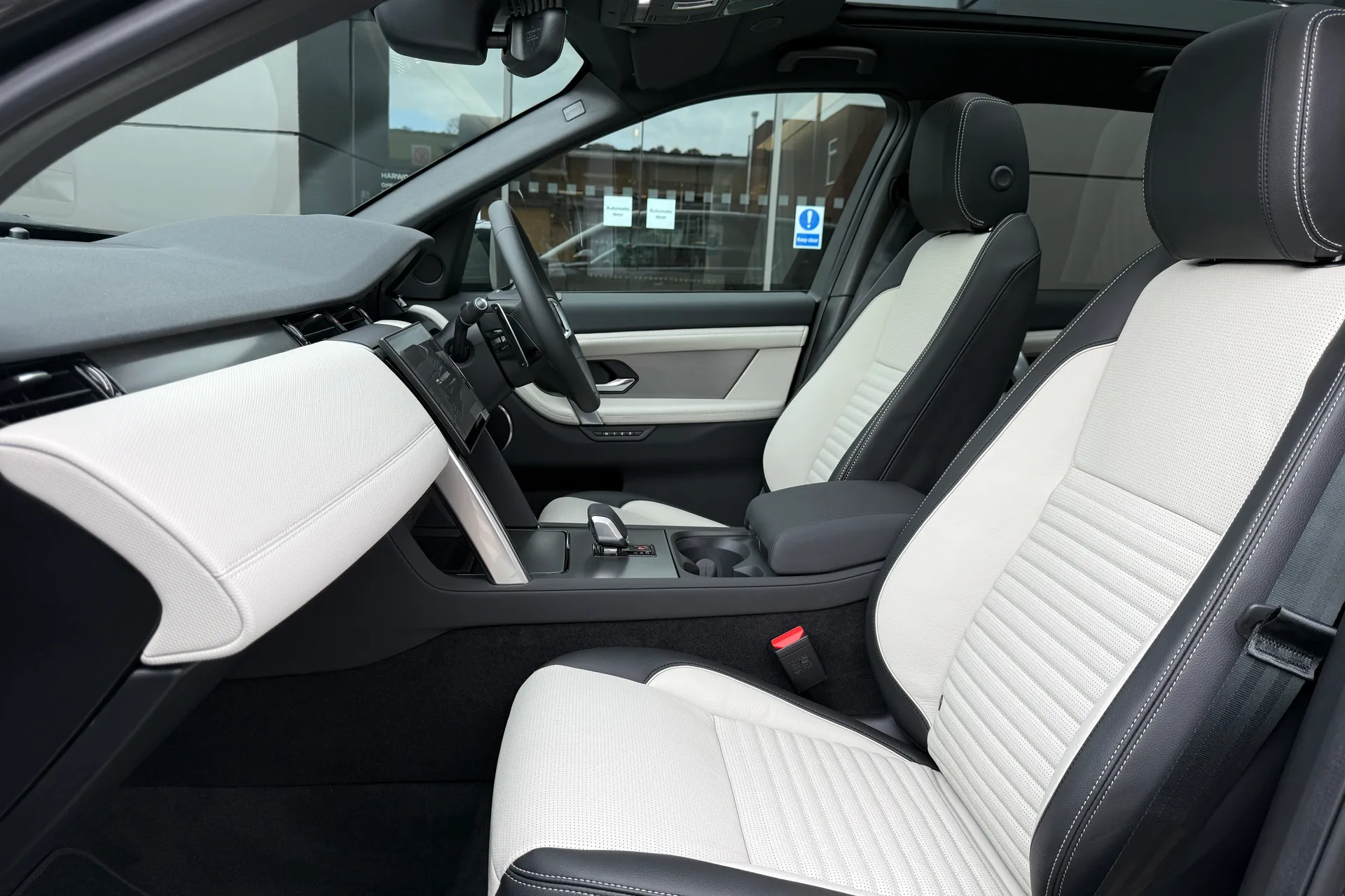 LAND ROVER DISCOVERY SPORT thumbnail image number 57