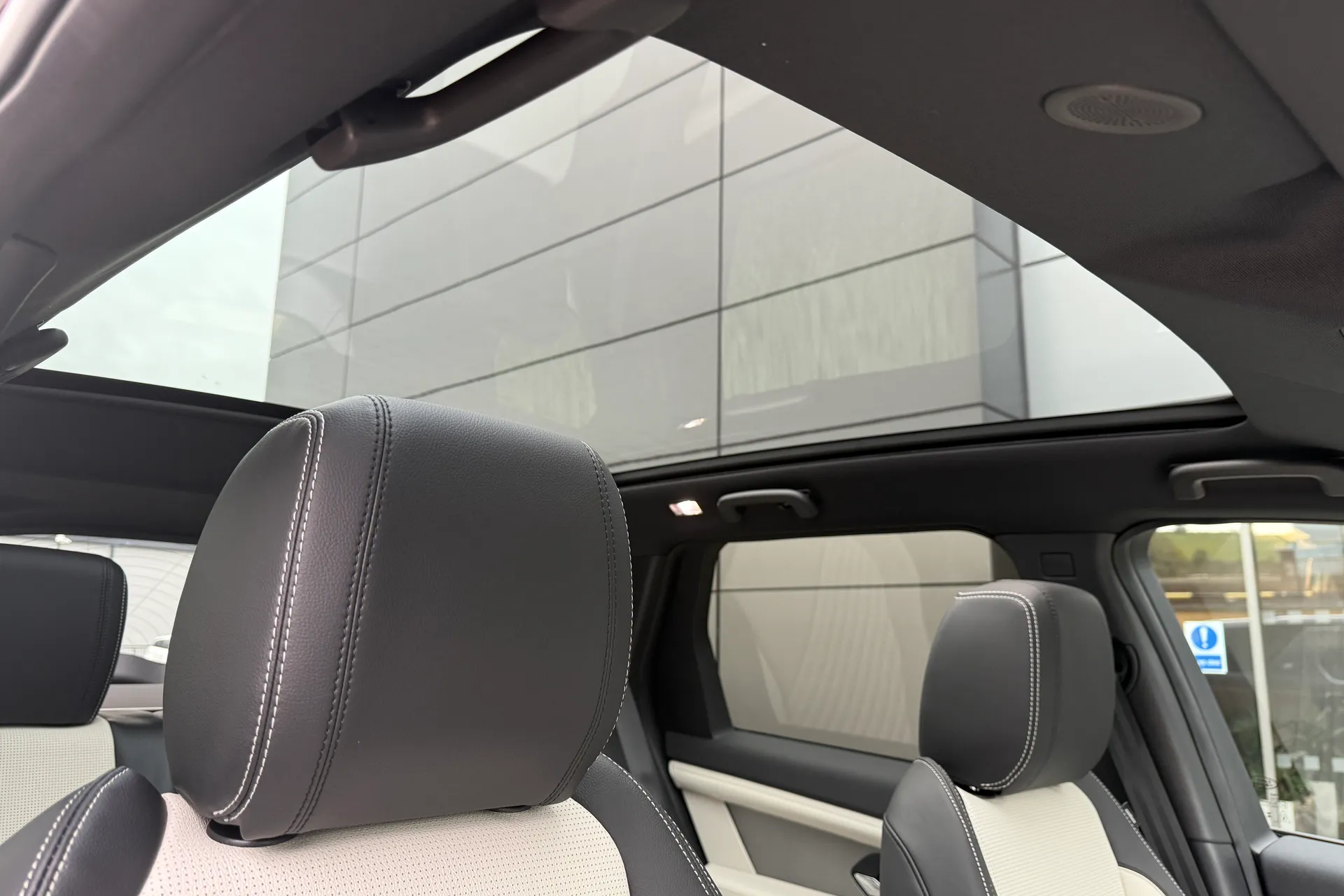 LAND ROVER DISCOVERY SPORT thumbnail image number 9