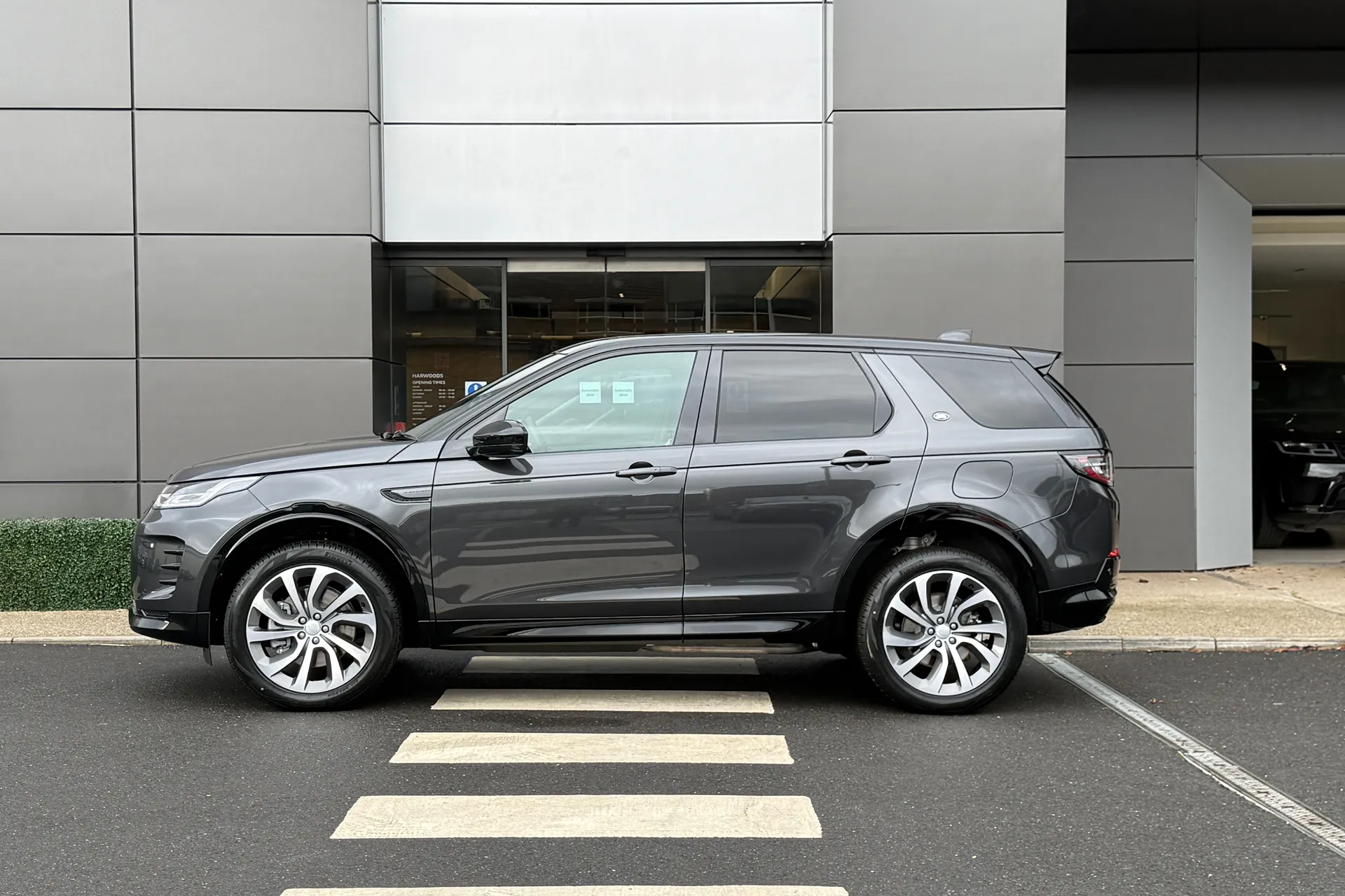 LAND ROVER DISCOVERY SPORT thumbnail image number 10
