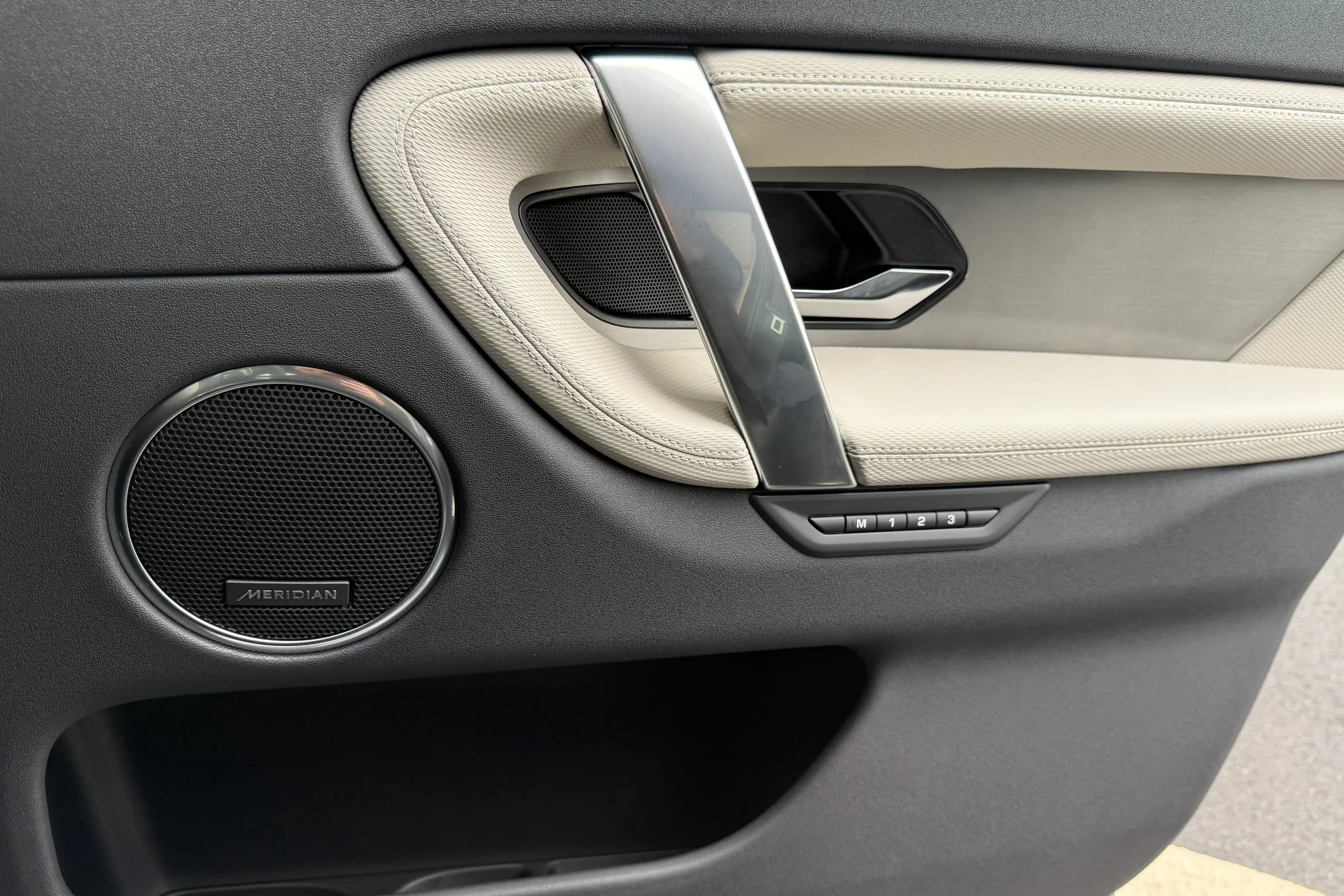 LAND ROVER DISCOVERY SPORT thumbnail image number 40