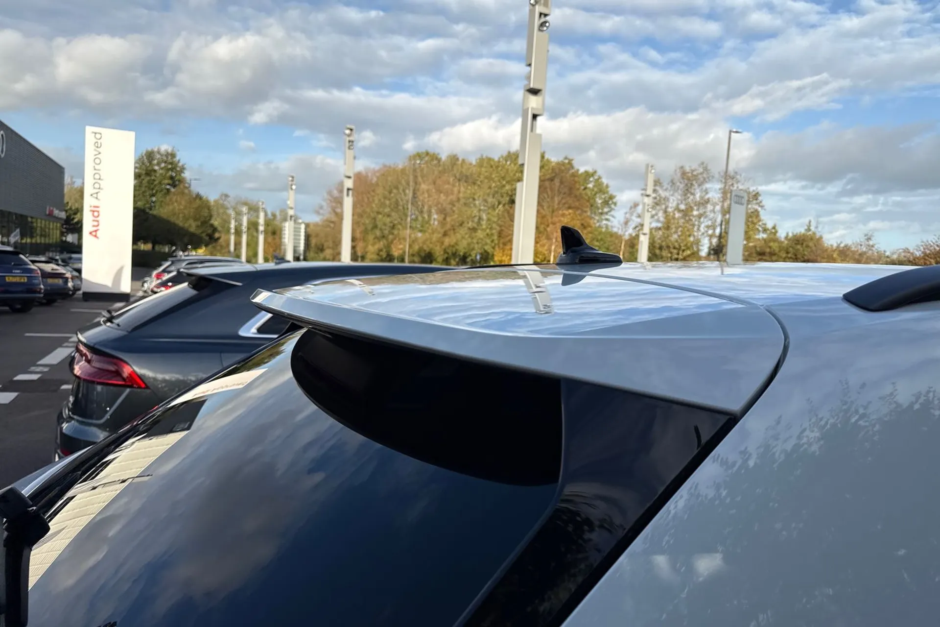 Audi Q3 thumbnail image number 16