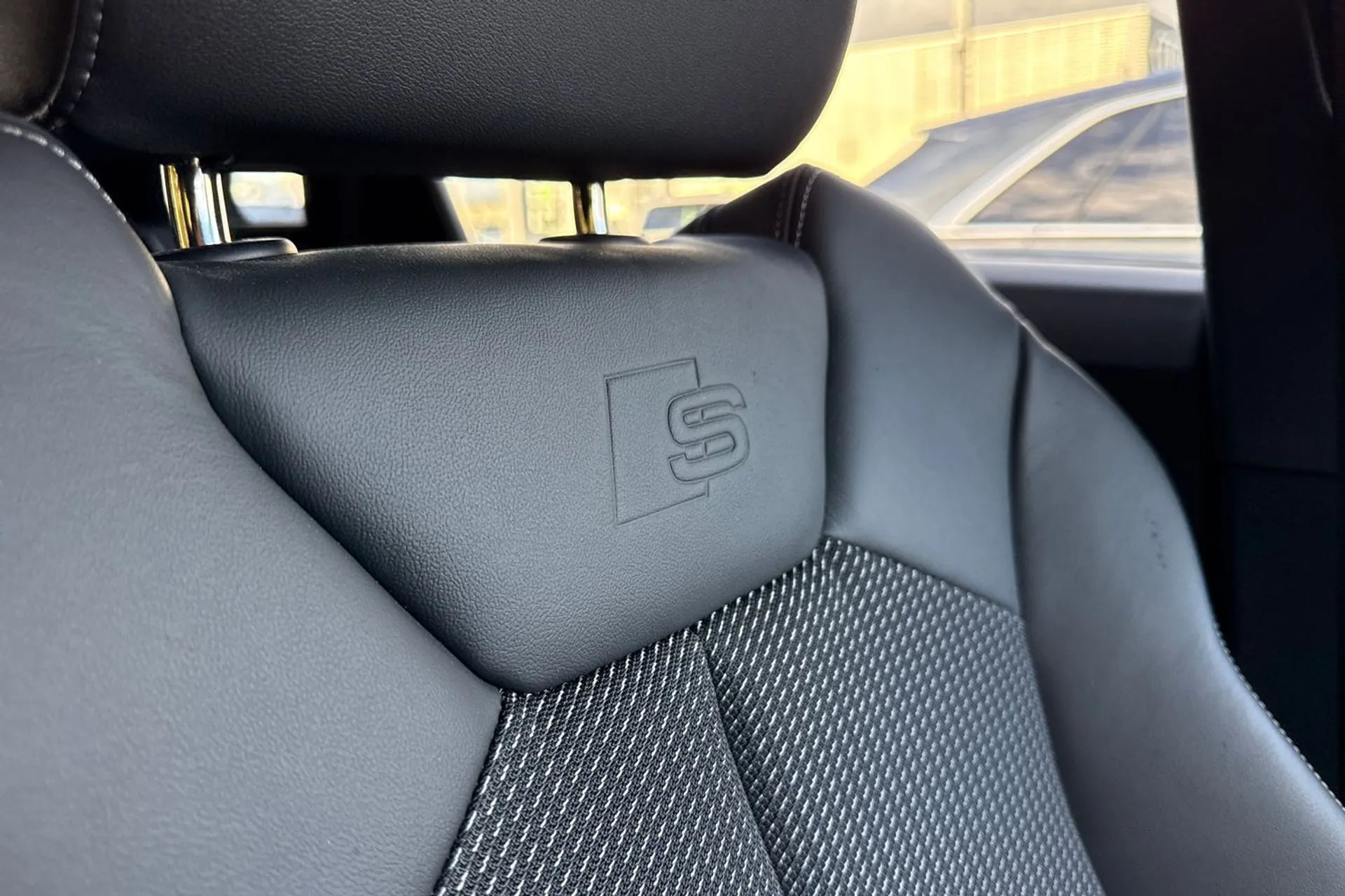 Audi Q3 thumbnail image number 48