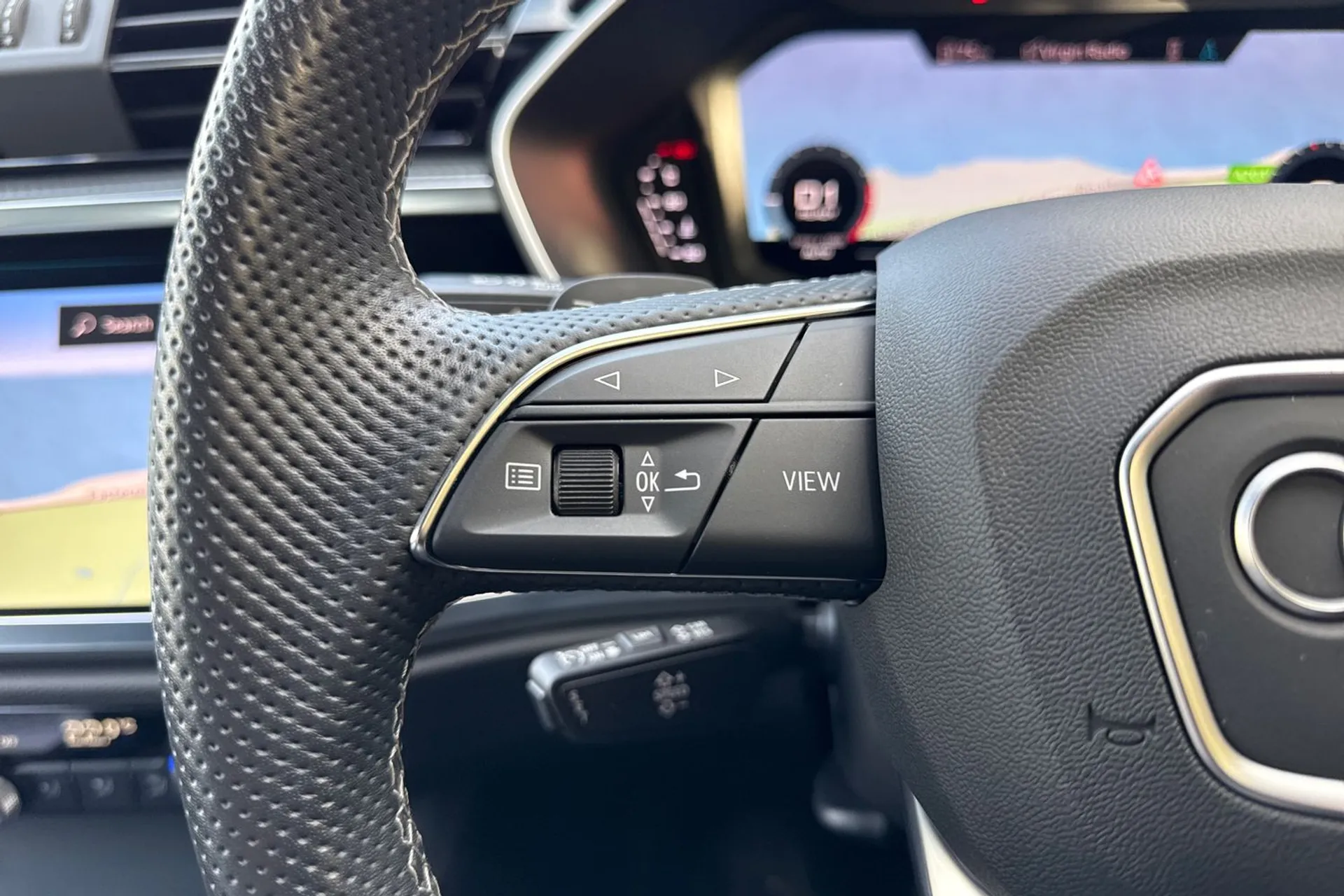 Audi Q3 thumbnail image number 43