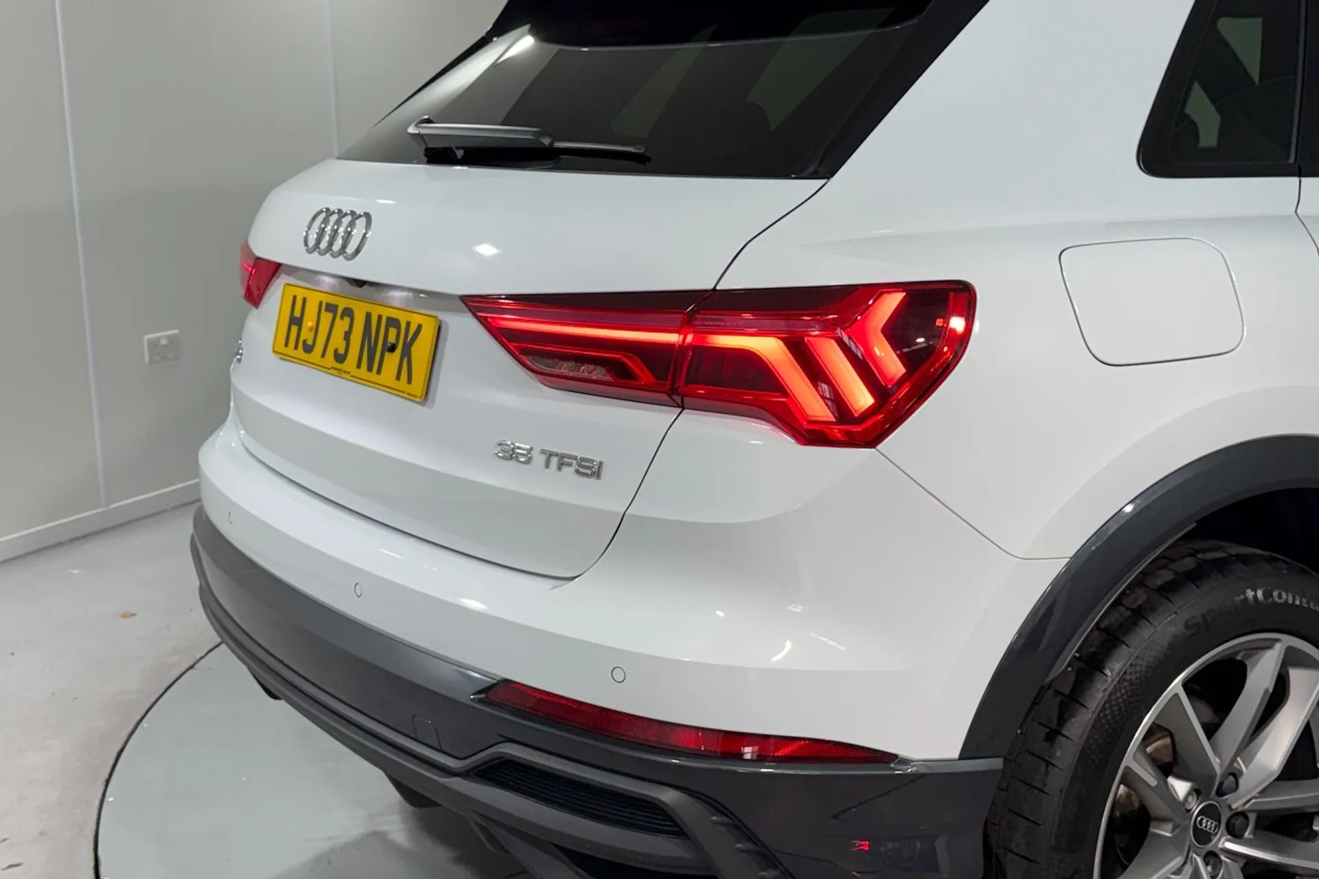 Audi Q3 thumbnail image number 8