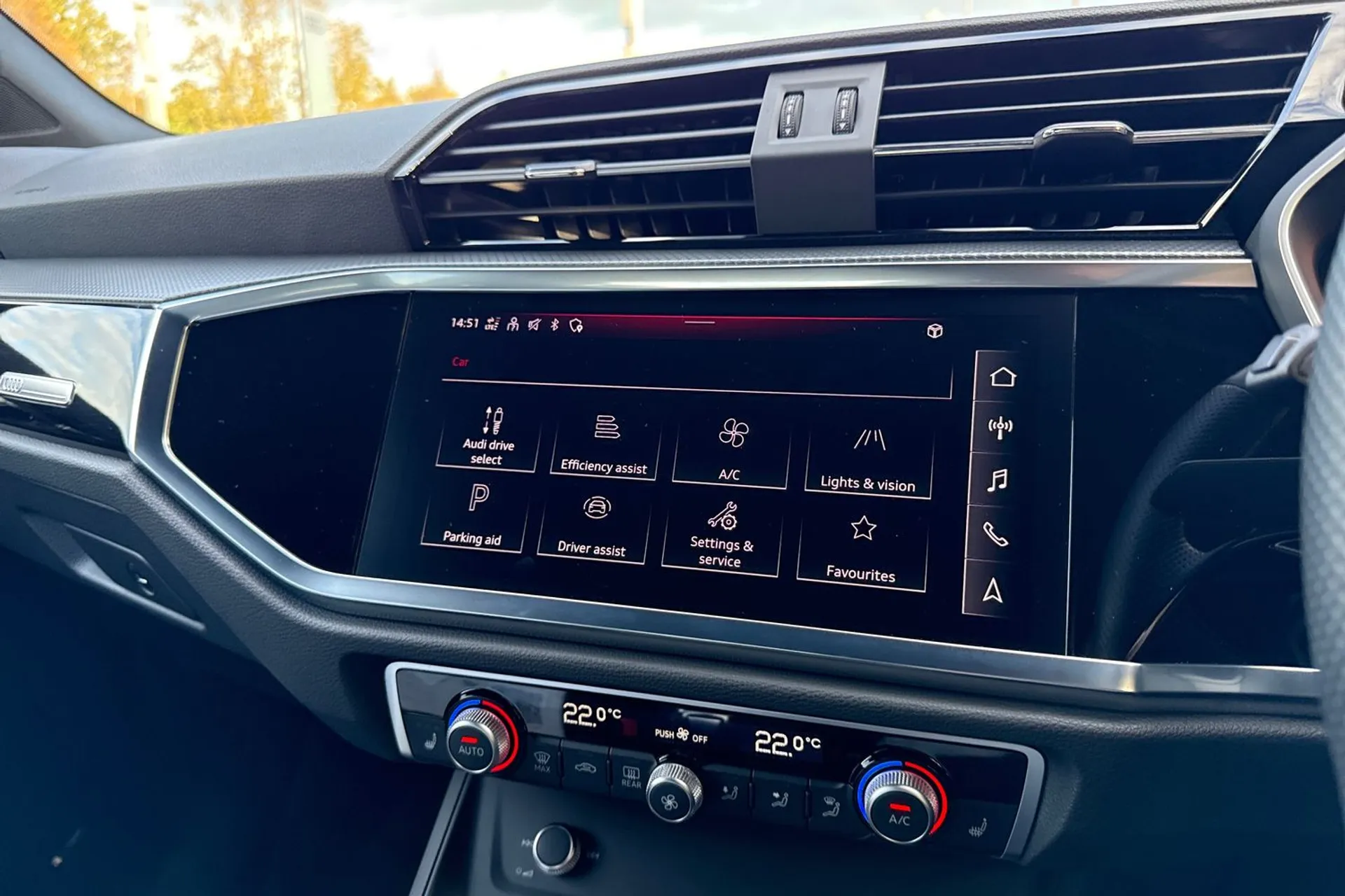 Audi Q3 thumbnail image number 19