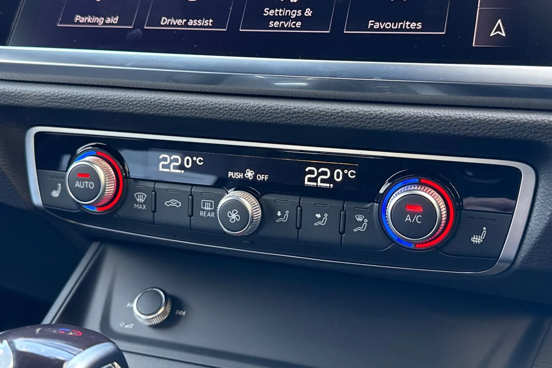 Audi Q3 thumbnail image number 30